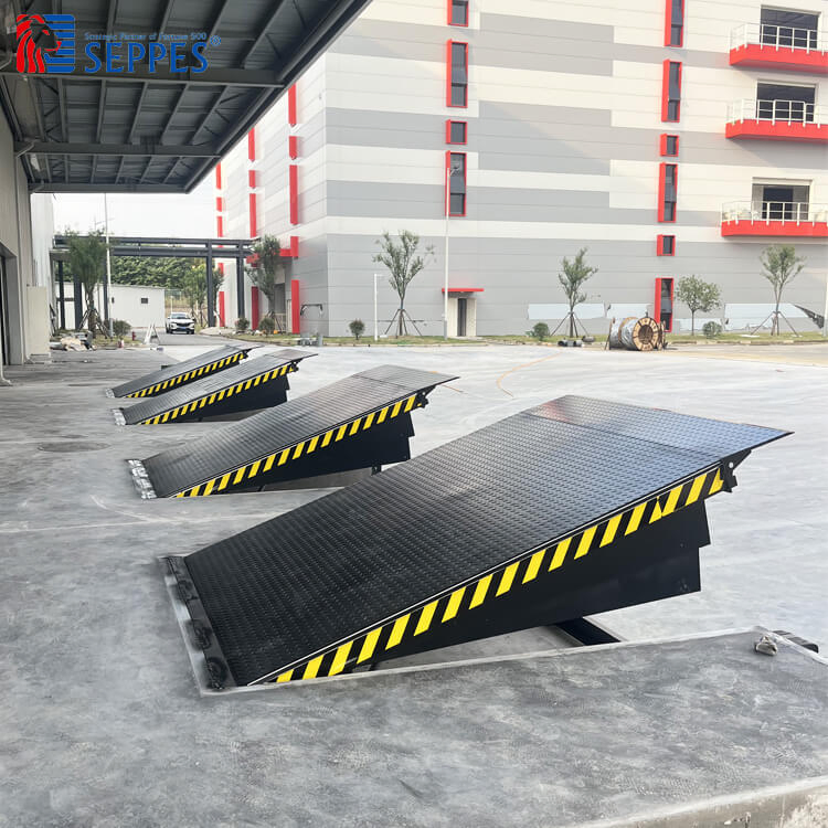 High Load Capacity 8t/10t Loading Lifting Equipment Hydraulic Dock Leveler for Logistics