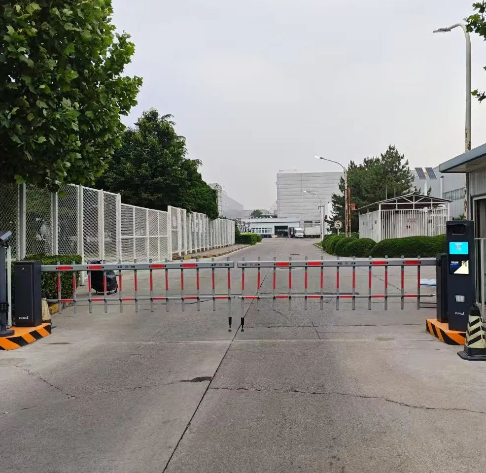 Automatic Electric Boom Barrier Gate for Traffic and Parking Access Control, Secure Vehicle Entry System for Car Park, Building, and Industrial Areas