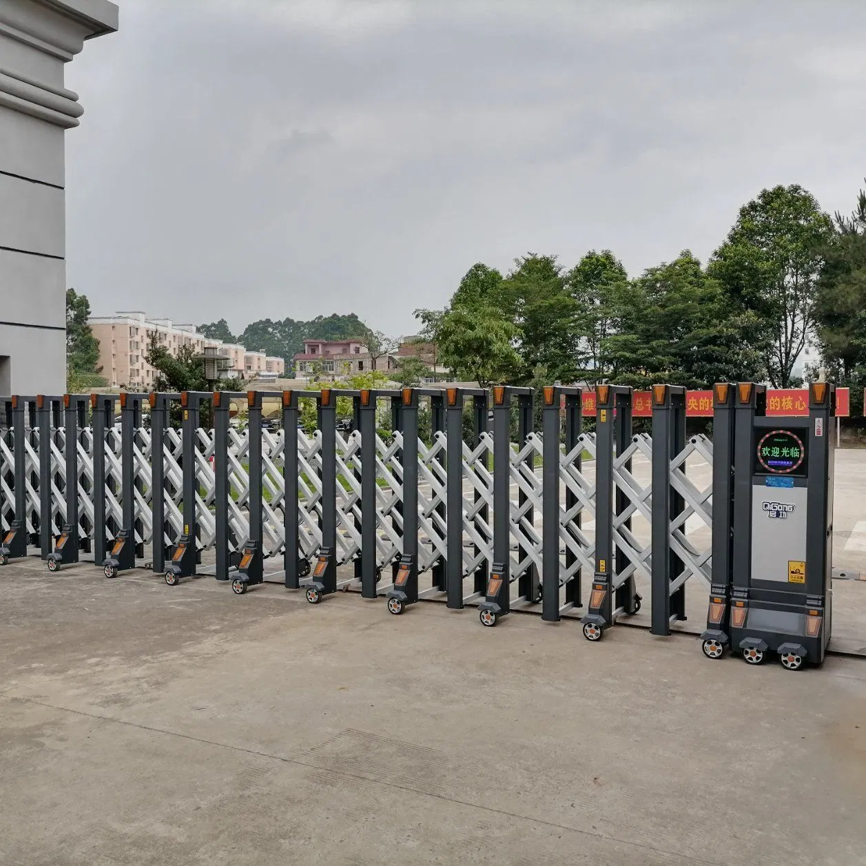 Industrial Gates Automatic Gate Motor Security Alarm Luxury Automatic Retractable Gate