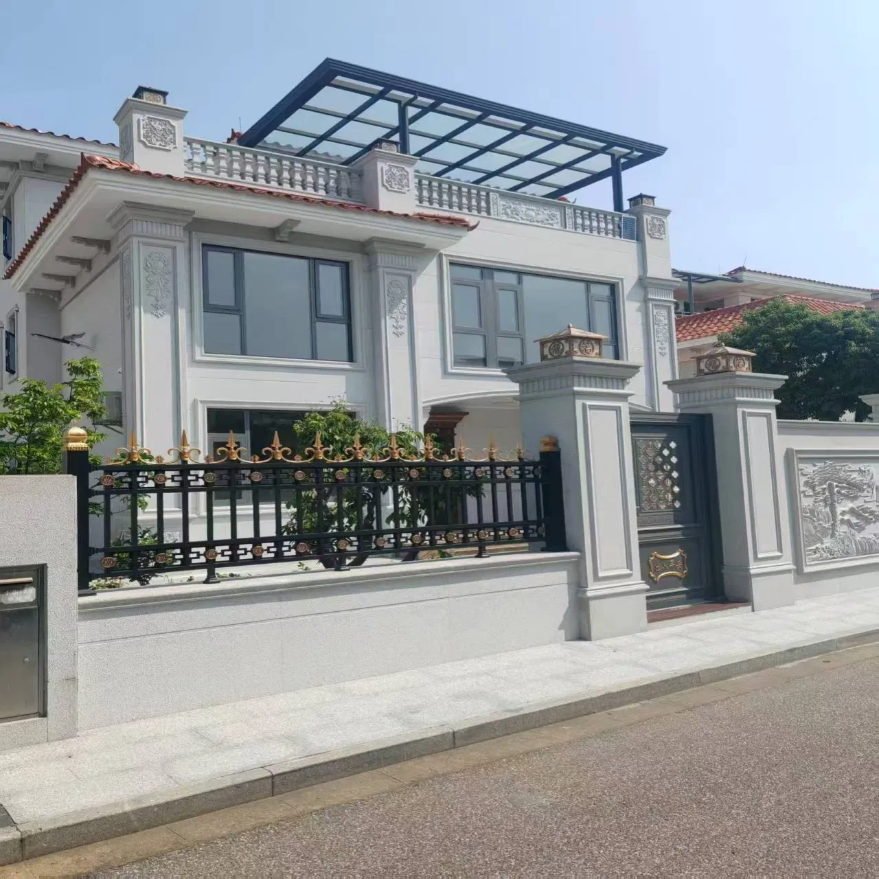 New Style Horizontal Single Panel Modern Main Gate Design Aluminium Sliding Gate for Driveway Fence Metal Panel Industrial Entrance Gate