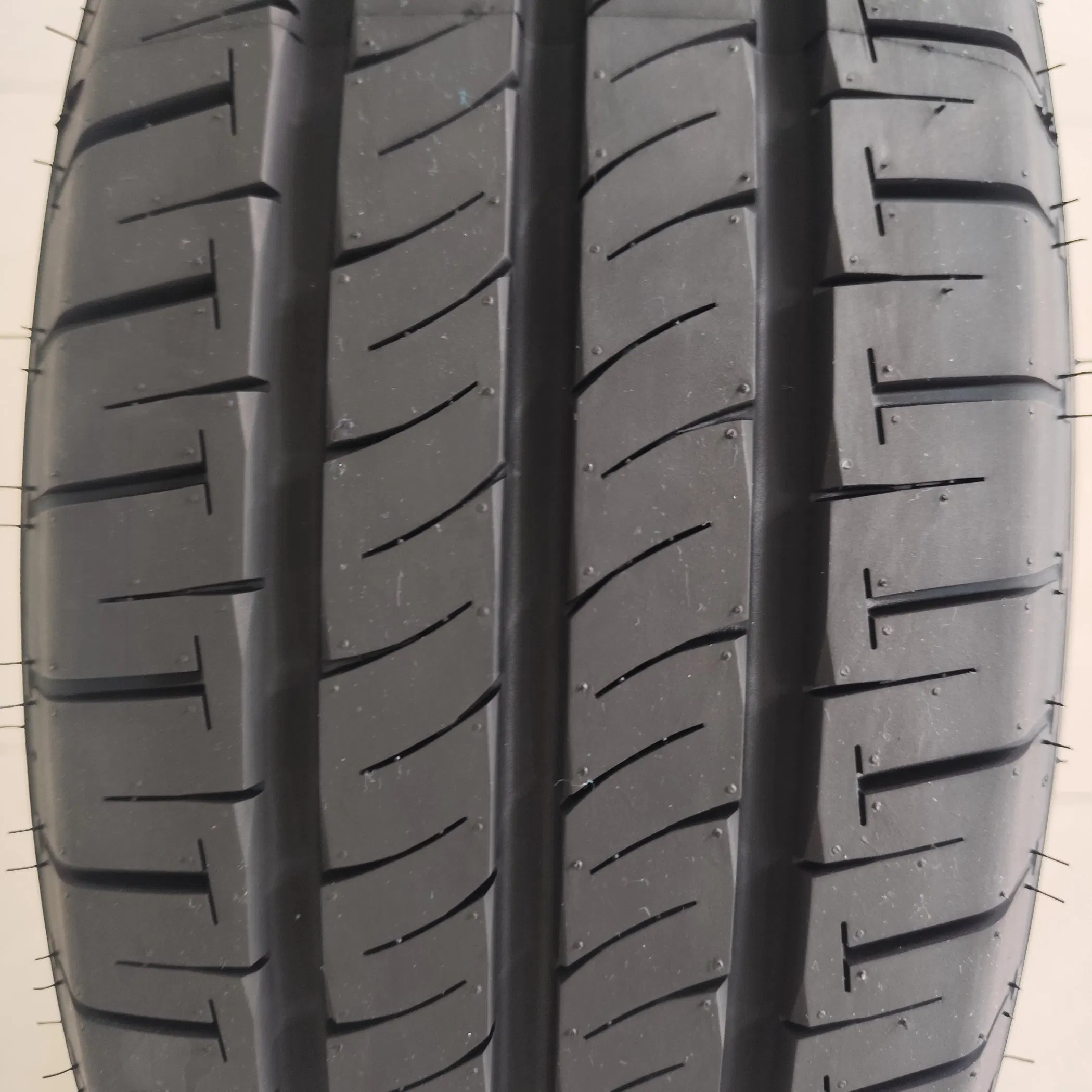 Dovroad Lykeen Zelda/Passenger Car Tire/Y905 Truck Tire/High Mileage/Low Noise/ Premium &amp; Durable Light Truck/Van Radial The High-Strength Structure Can Adapt