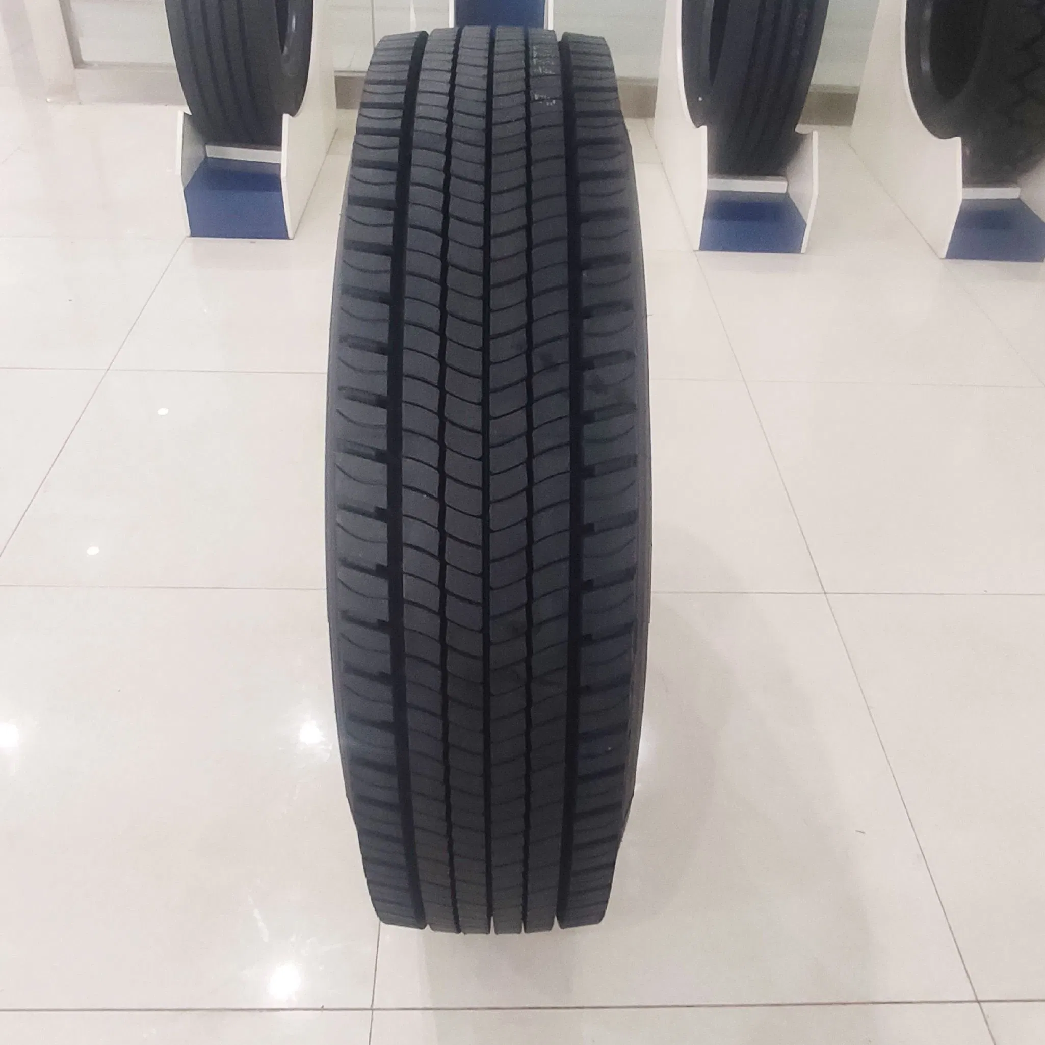 Truck Tire and Tyre 385/65r22.5 and 425/65r22.5 Low Profile for European Style Trucks, Trailers, and Tractor Units.