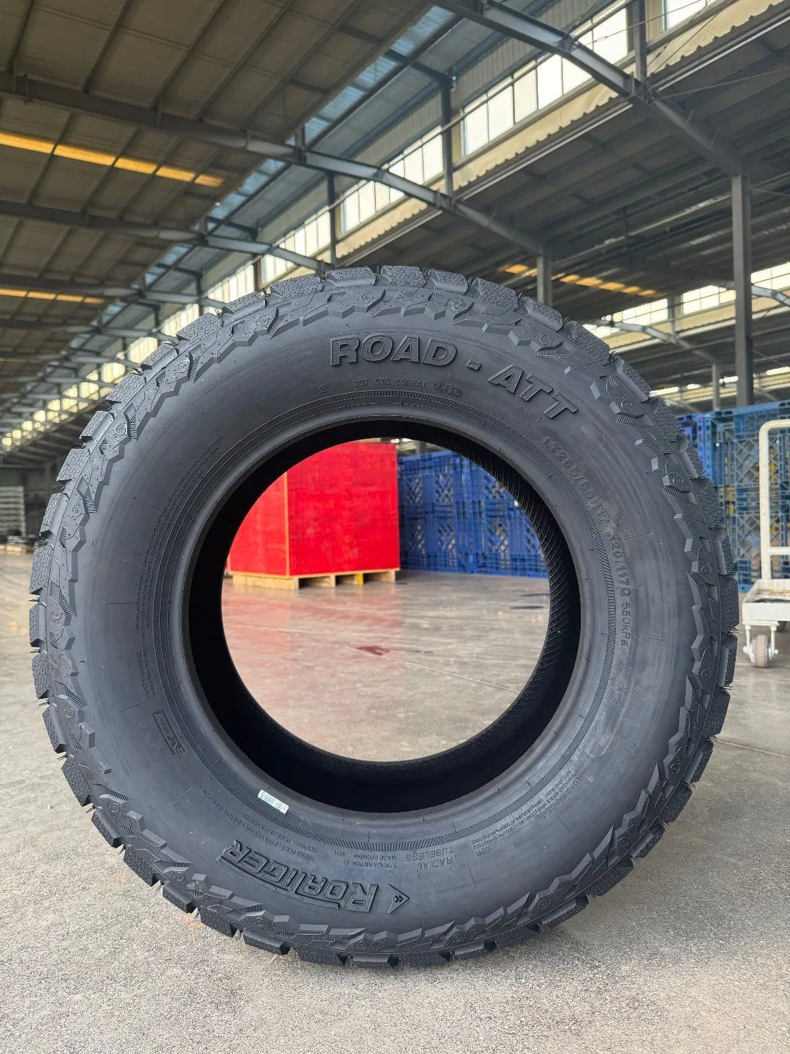 Lt265/60r18 119/116s PCR Car Tyre/SUV/at/Mt/UHP/St/Van/LTR/Winter Tires Hot Sale Passenger Car Tire Tubeless Fromchina Factory Car Tire