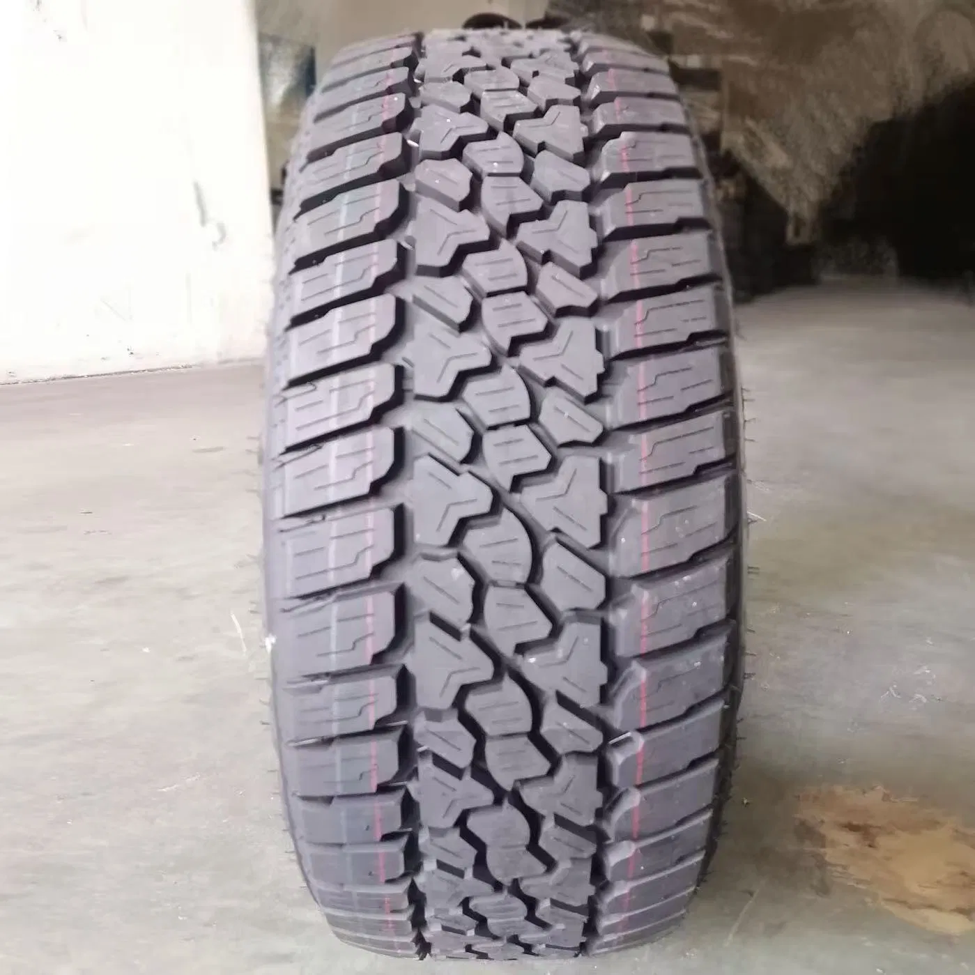 Wholesale Passenger Car Tire Factory Price All Terrain All Season Winter Studded New Car Tyre 235/60r18 225/60r18 205/55r17 205/65r15 195/65r15