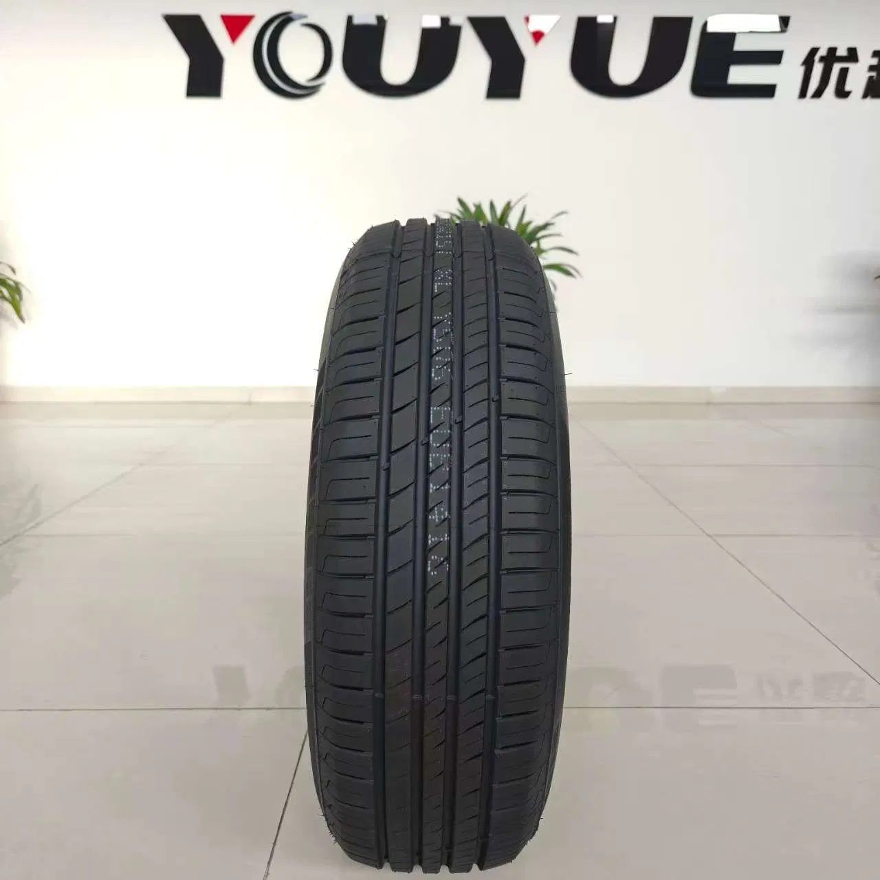 Dovroad Brand Car Tires High Quality UHP PCR Tire 215/45r16 215/40r17 215/55r18 Summer Tire Winter Tyre Stud Less Studded Tyre Top Quality Warranty Tyre