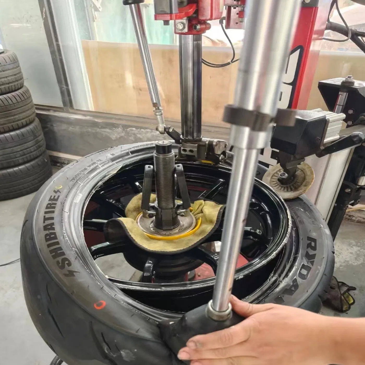 Excellent Performance Revimax 31 23 Wholesale 265/35r18 Radial Racing/Drifting Tires Semi-Slick Tread Wear Tw300 Tw140 Tw200 Track Racing Tires