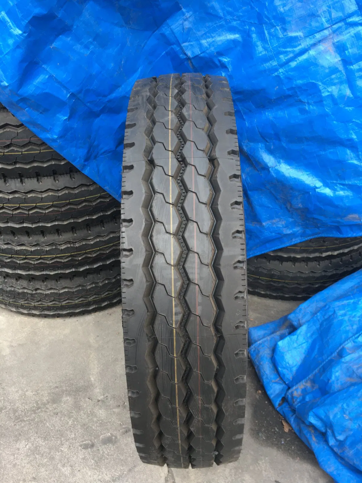 Constancy Brand Truck Tyres 11.00r20 Pattern 897 OEM Quality TBR Tires Commercial Vehicle Fuel-Efficient All-Steel Design Low MOQ
