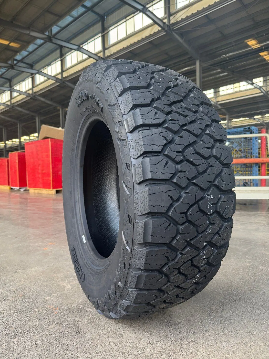 Lt265/60r18 119/116s PCR Car Tyre/SUV/at/Mt/UHP/St/Van/LTR/Winter Tires Hot Sale Passenger Car Tire Tubeless Fromchina Factory Car Tire
