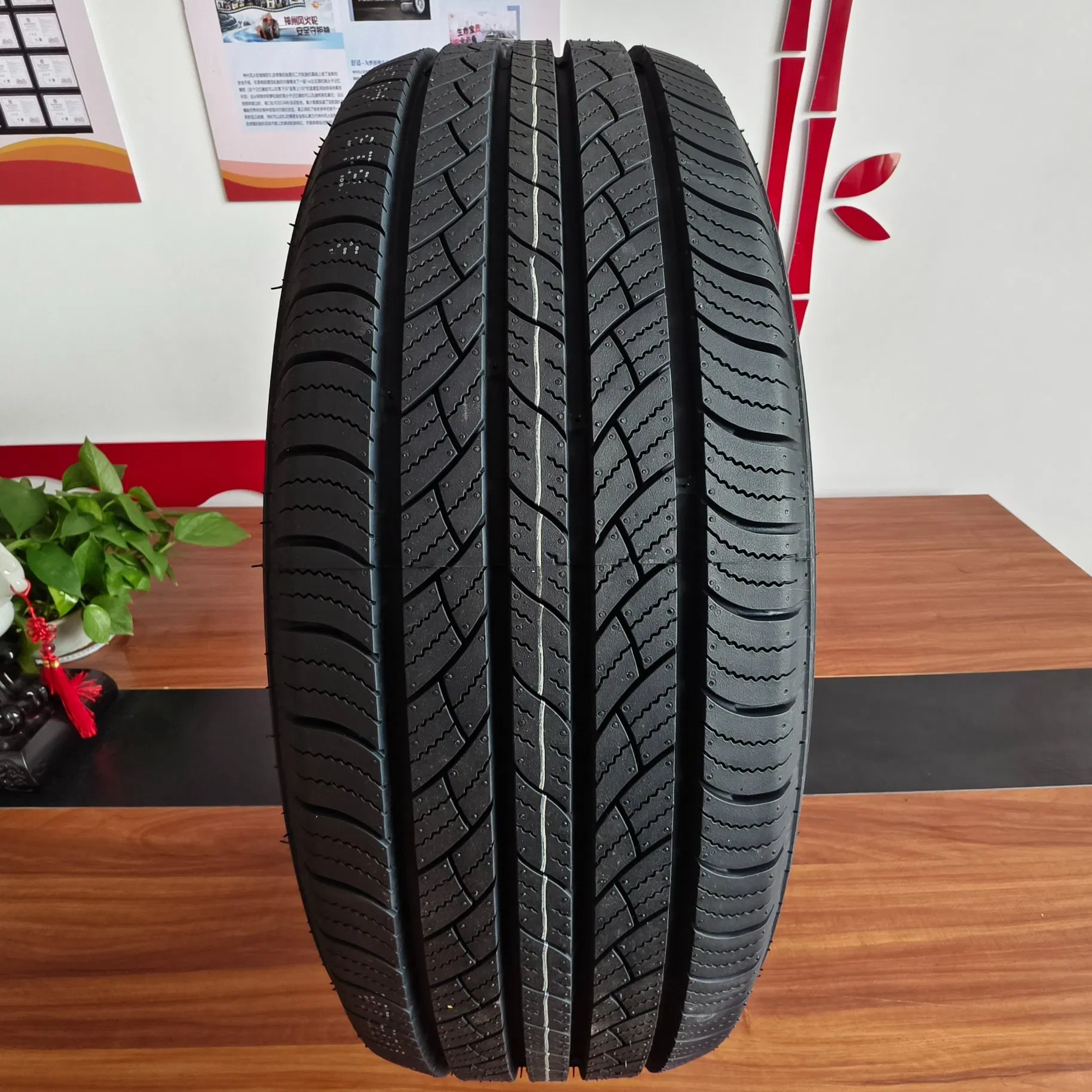 Brand Car Tyres, High-Performance Puncture-Resistant Self-Repair Tyres 235/60r18 Passenger Car Tyres, Car Tyres, New Car Tyre Prices