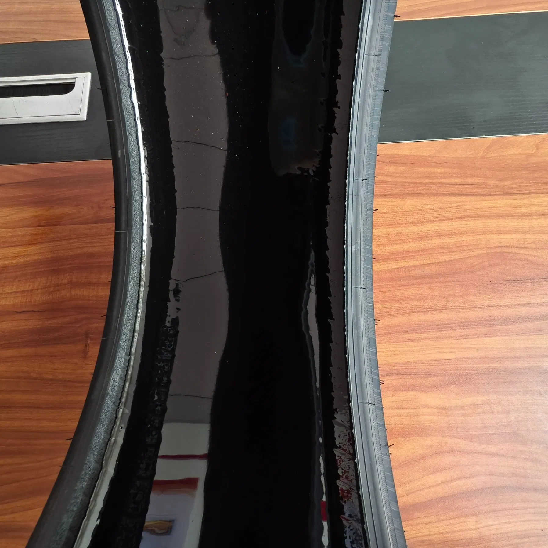 High-Quality Self-Repairing Anti-Puncture Car Tyres 235/60r16, 195/55r15 Car Tyres, SUV Tyres. Widely Available in Many Countries. Find a Dealer Now.