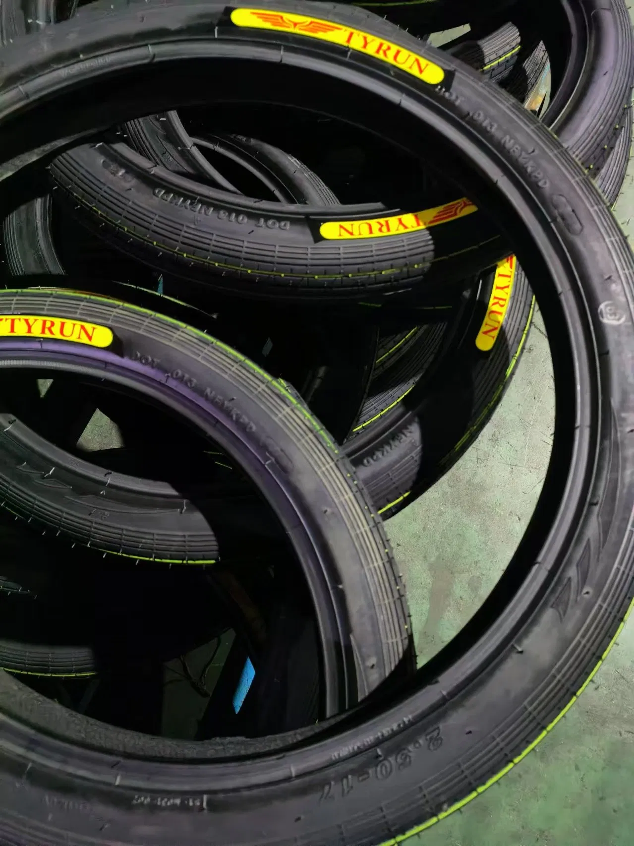 High Performance Motorcycle Tires 2.50-17 2.75-17 2.25-14 2.25-17 2.50-16 3.00-17 2.75-18
