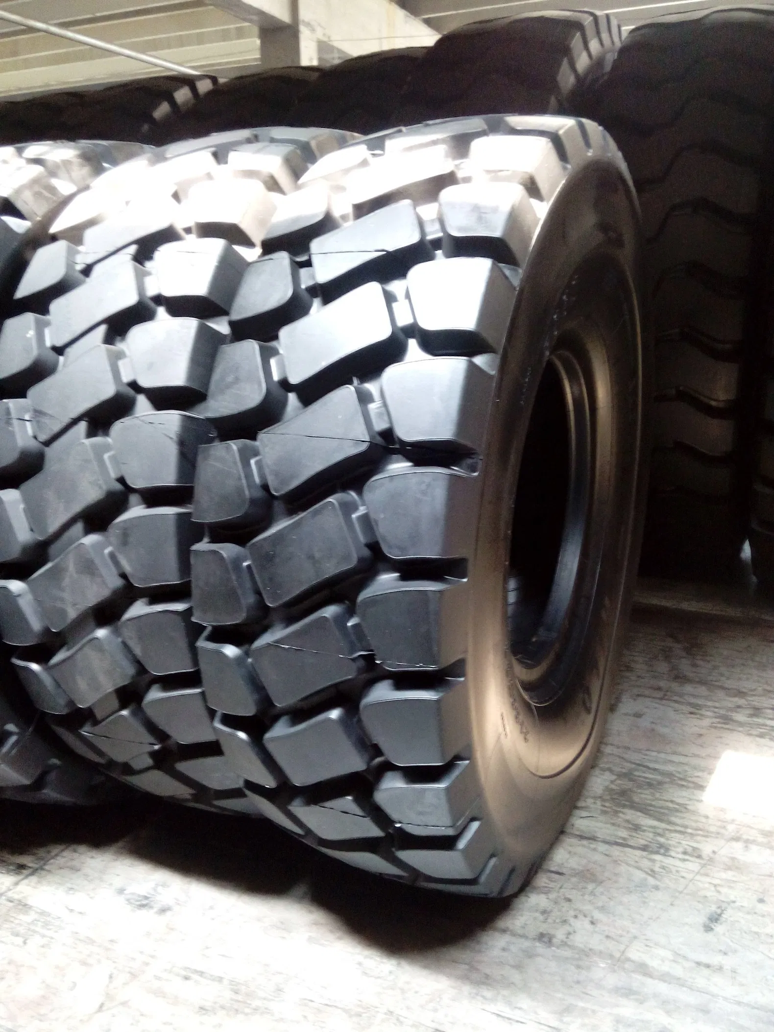 China Products/Suppliers Hilo Brand Top Quality 16.00r25 (445/95R25) Tire Dumper Tire OTR Tire off Road Tire