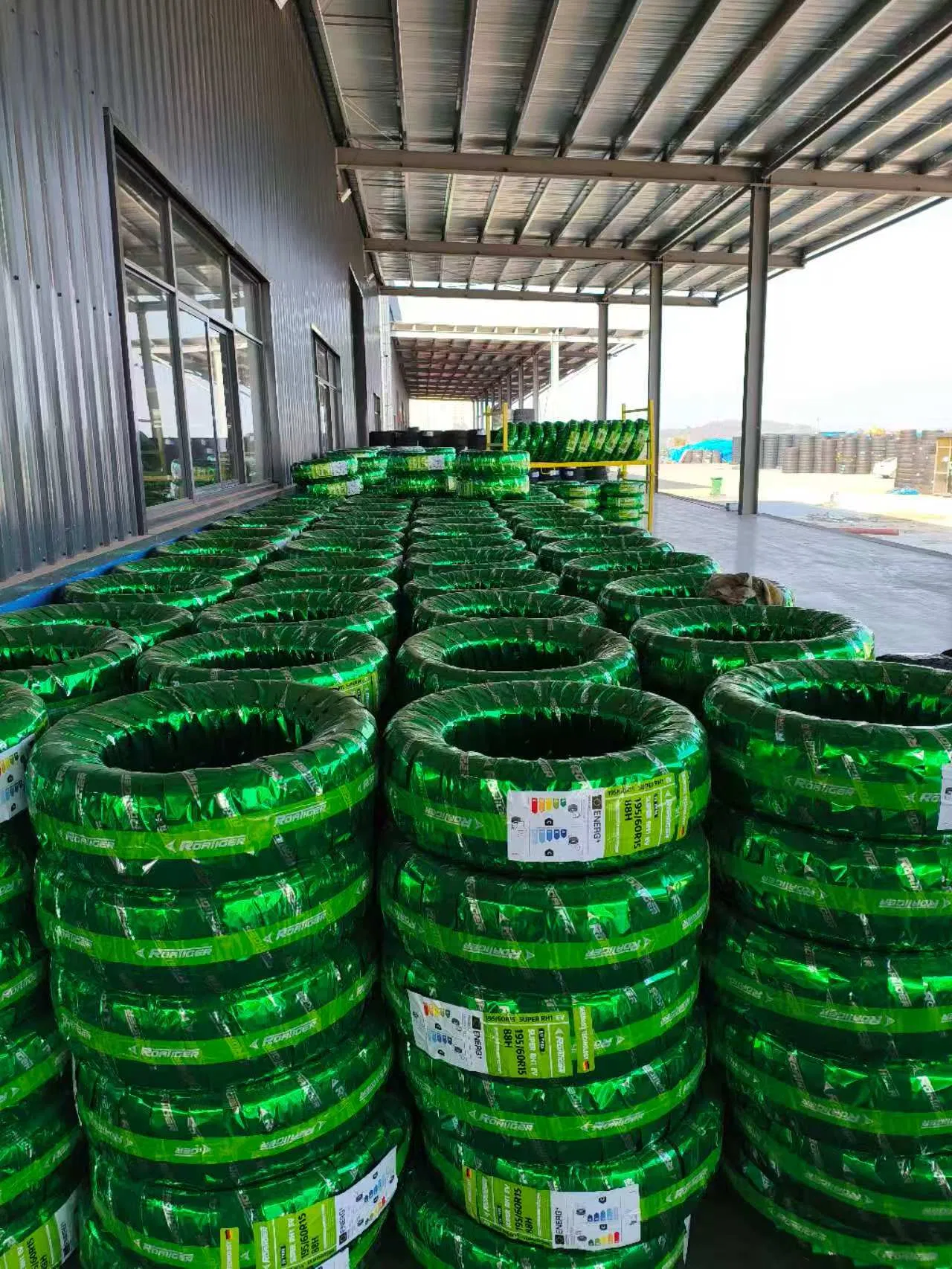 Winter UHP Studded Van LTR Tire From China Factory