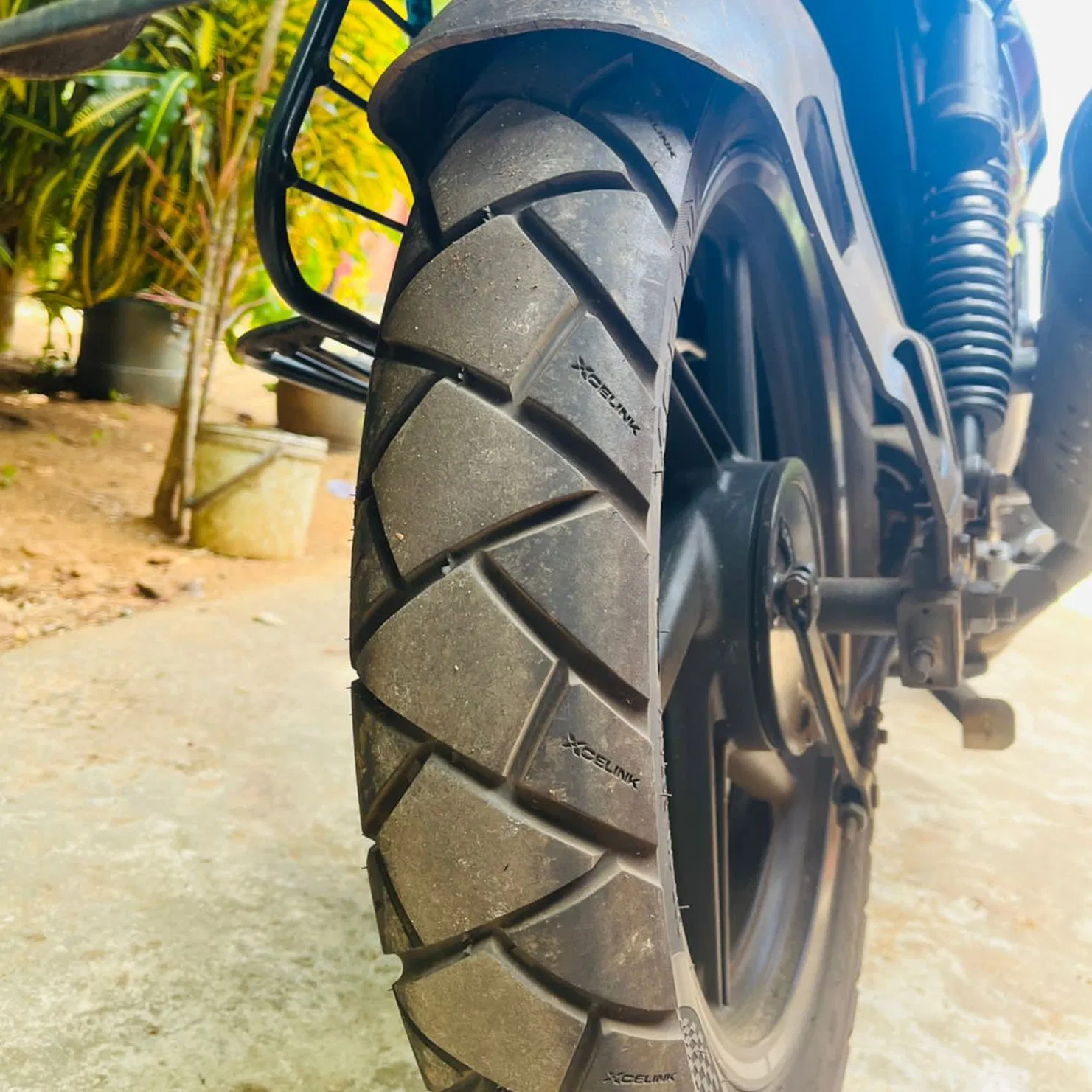 Taiwan Technology Dual Function Tubeless Motorcycle Tyre Tire with High Mileage ISO9001/DOT 150/70-17 160/60-17 140/70-17 Tires for Sale