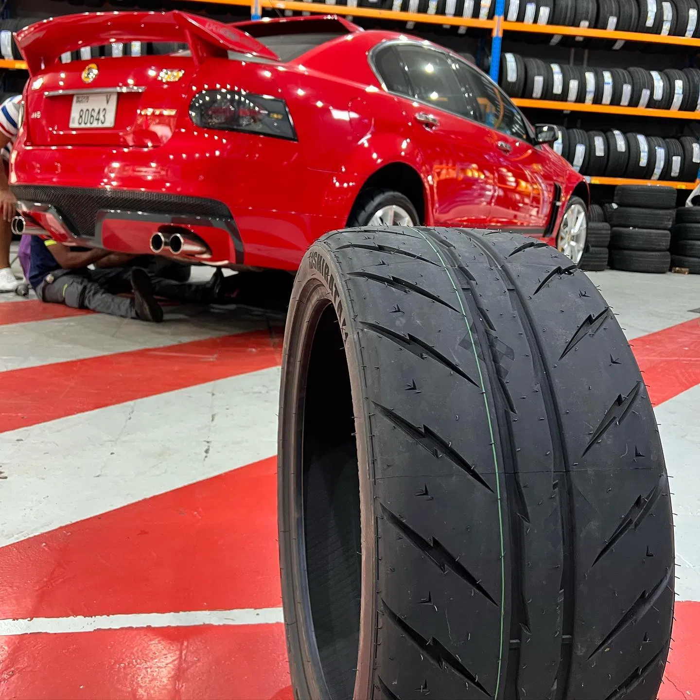 Excellent Performance Revimax 31 23 Wholesale 265/35r18 Radial Racing/Drifting Tires Semi-Slick Tread Wear Tw300 Tw140 Tw200 Track Racing Tires