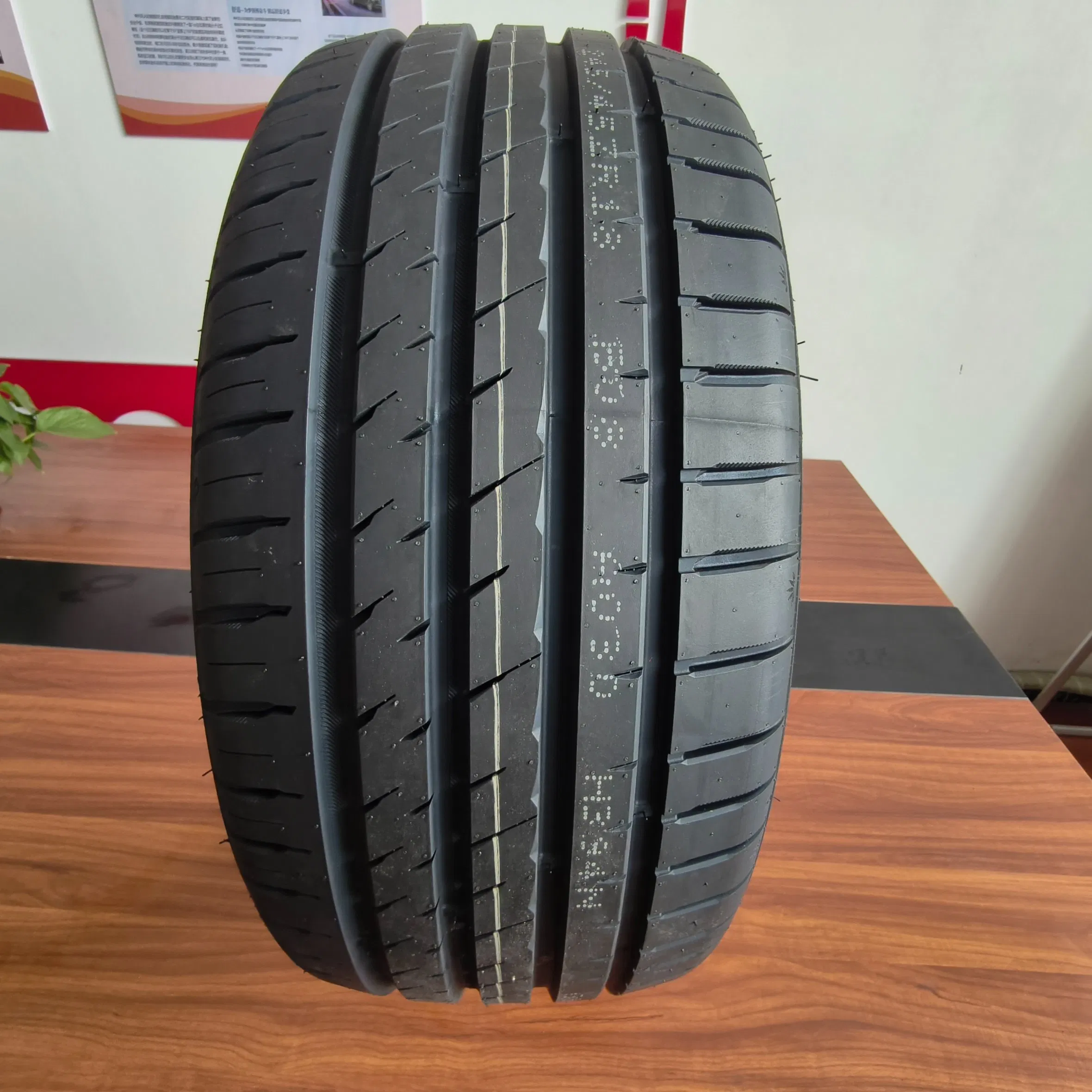 High-Performance Passenger Car Tyres, Puncture-Resistant Self-Repairing 255/45r18 245/40r18 Rubber Tyres.