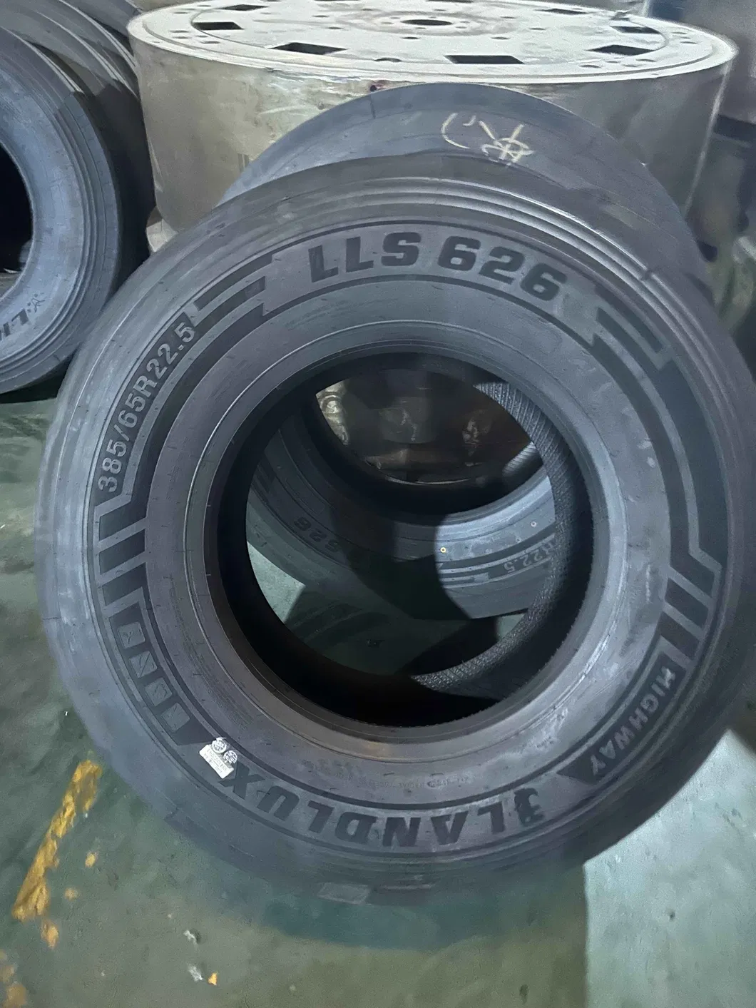 Detailed Tire Photo 2