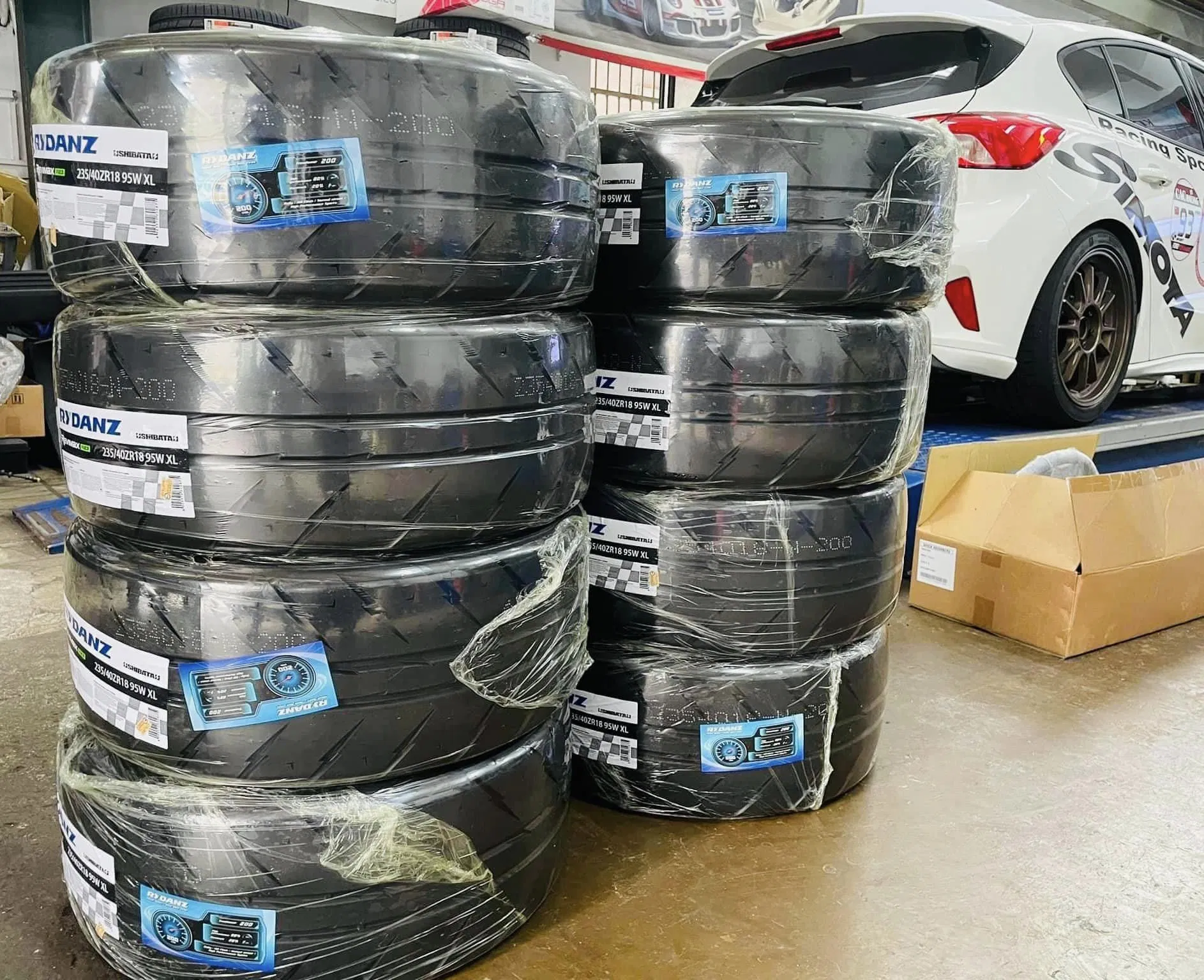 R23 High Performance Sports Tyre 16'' 17'' 18'' 19'' 20'' UHP Racing Car 225/35zr17 225/45zr17 235/35zr17 235/40zr17 235/45zr17 Drifting Tires