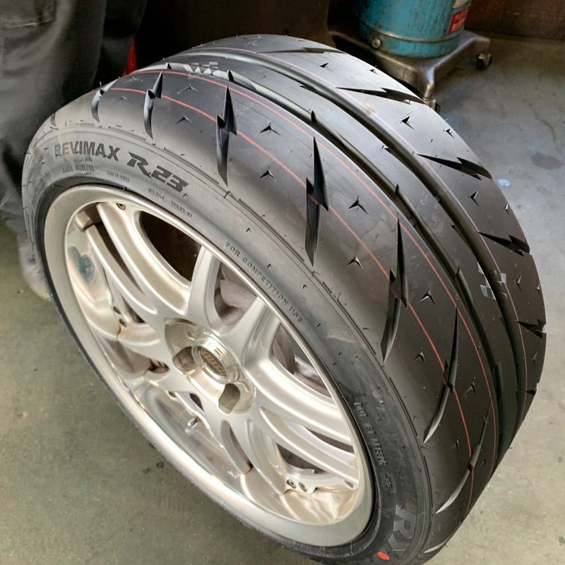 UHP High Performance Passenger Car Tire Street Drag Racing Drift Tire Price Tw280 for Amateurs 235/40r18 (Front) &amp; 255/40r18 (Rear)