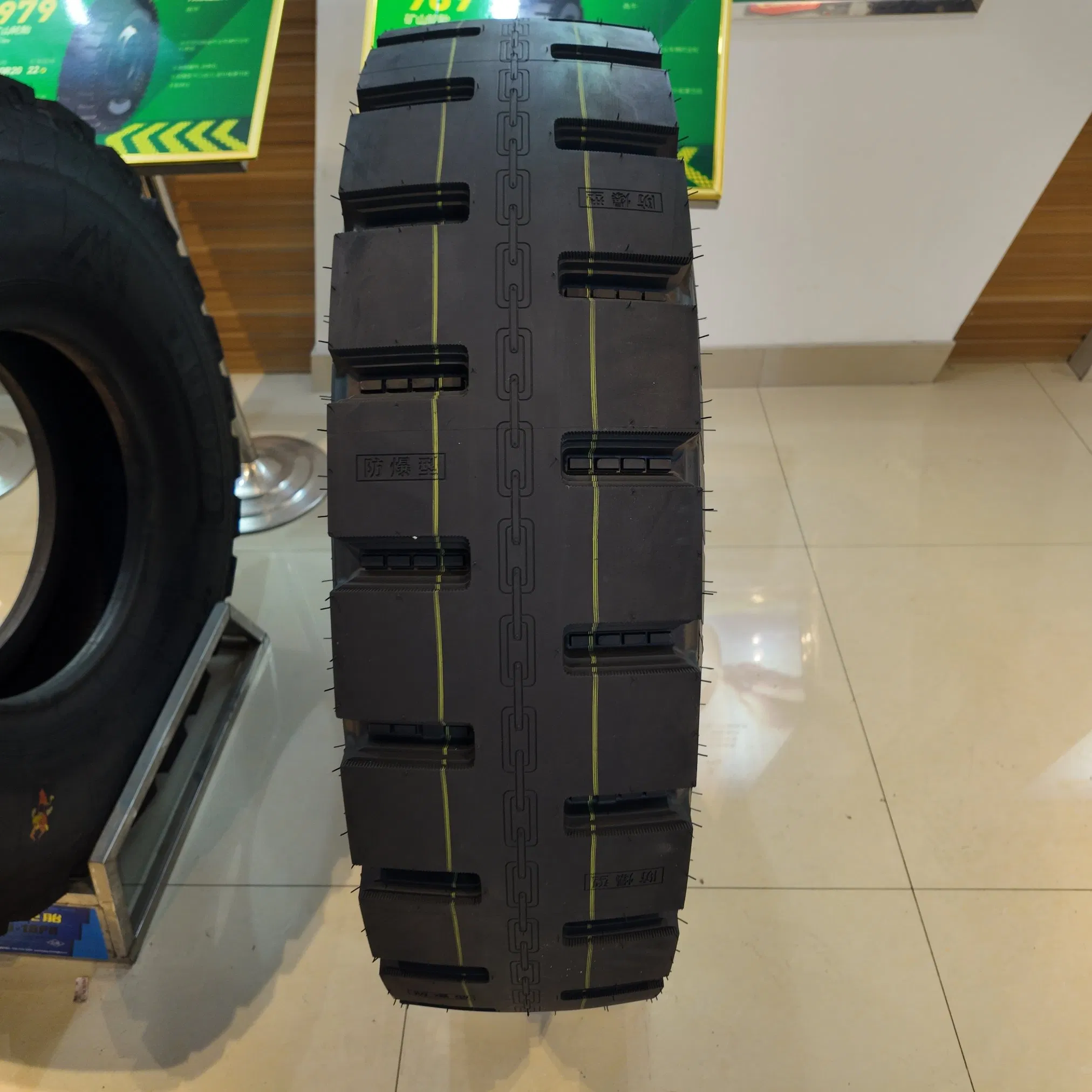 Low Profile Radial Tyre for Modern Trucks