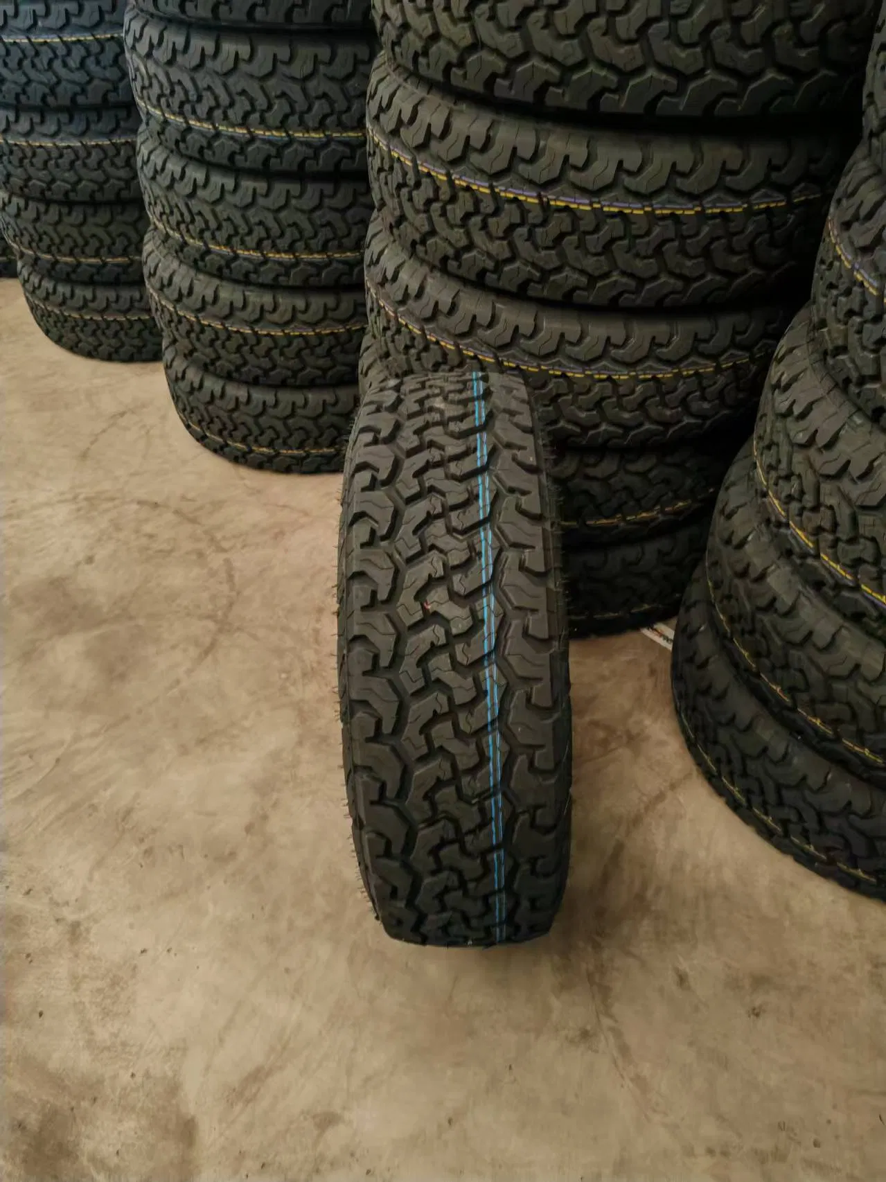 China Factory Radial 4X4 Winter at All Season Cheap Tyre/Tires 15"16"17"18"19"20"21"22