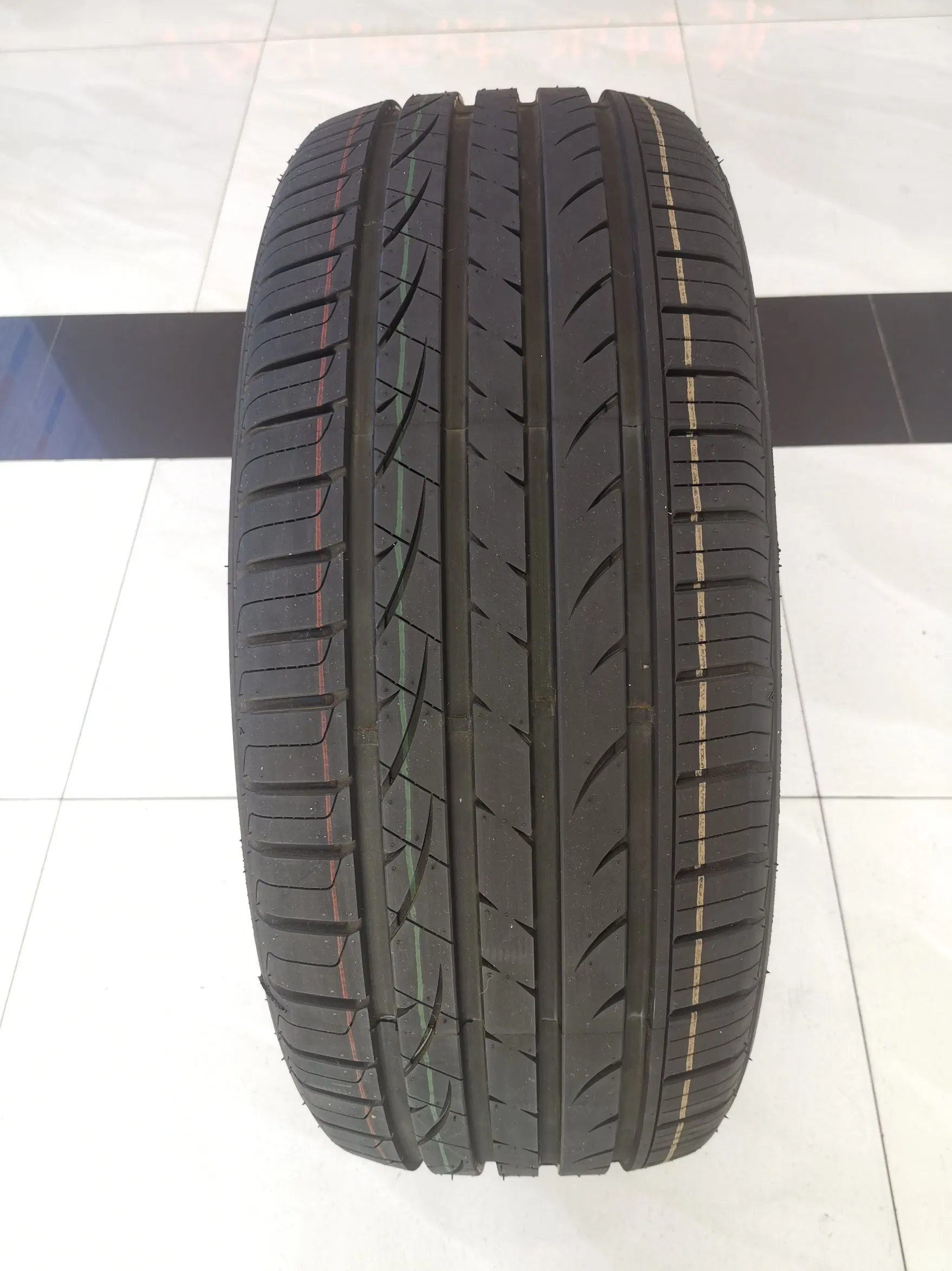 High Quality Performance Radial Passenger Car Tires 215/55r17 225/65r17 235/65r17 225/40zr18 New Passenger Car Tire, Auto Tyre, Racing Car Tire