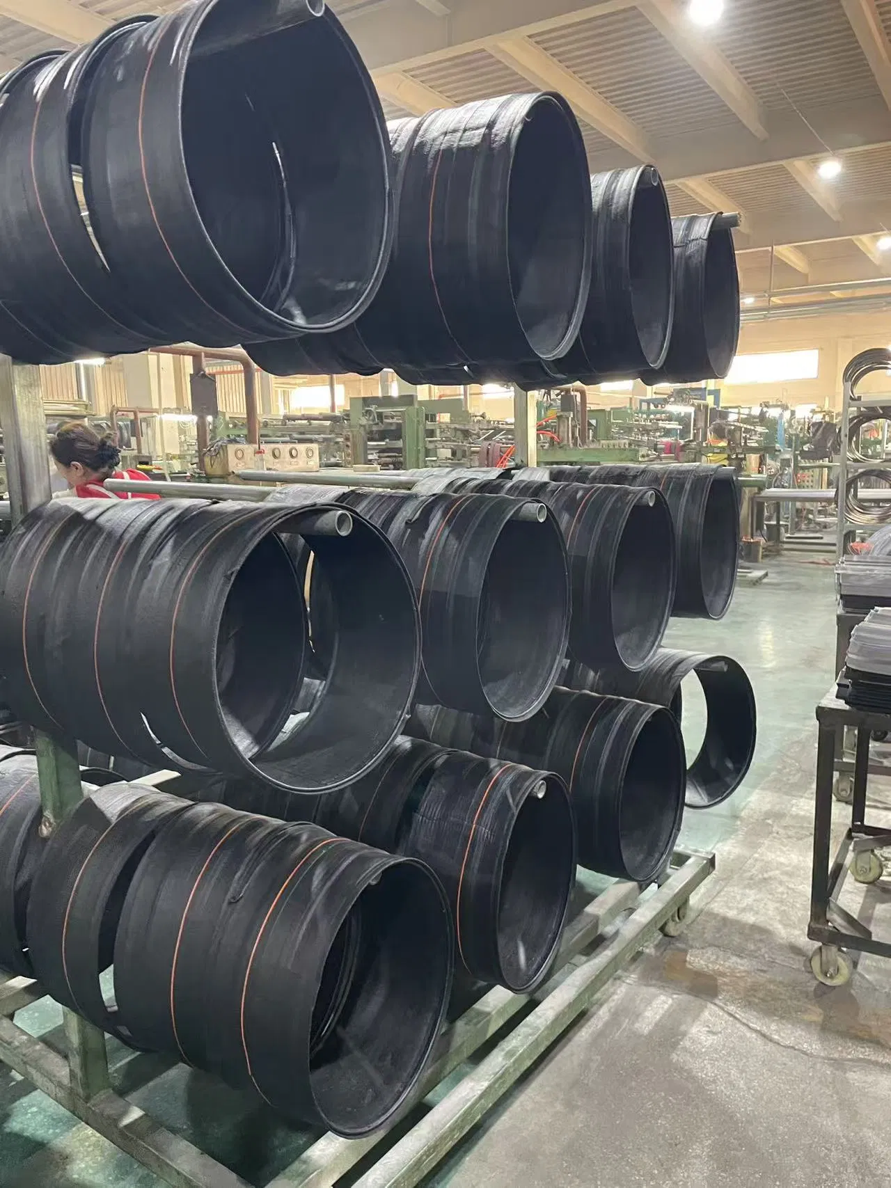 High Performance Customized Tubeless Motorcycle Accessories Tyre 110/70-16