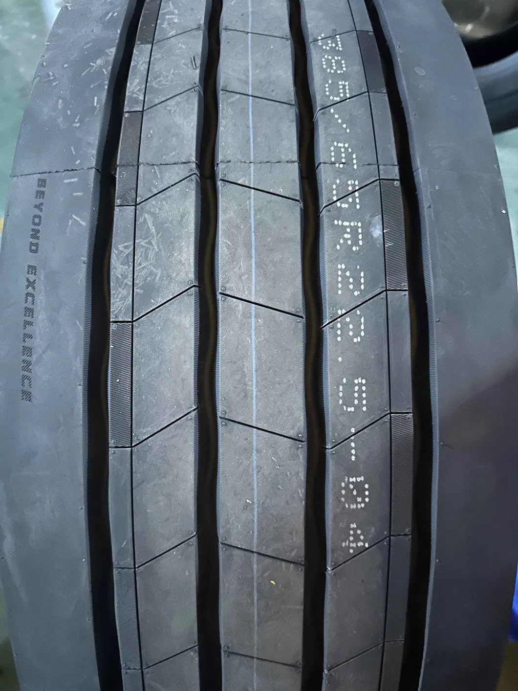 Detailed Tire Photo 1