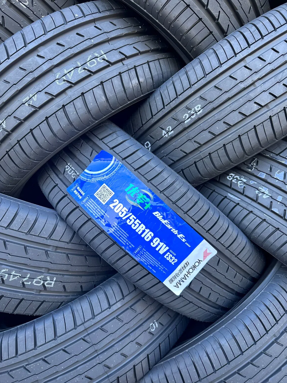 Yokohama Bluearth-Es Es32 205/55r16 91V Car Tire - High Performance &amp; Fuel Efficient