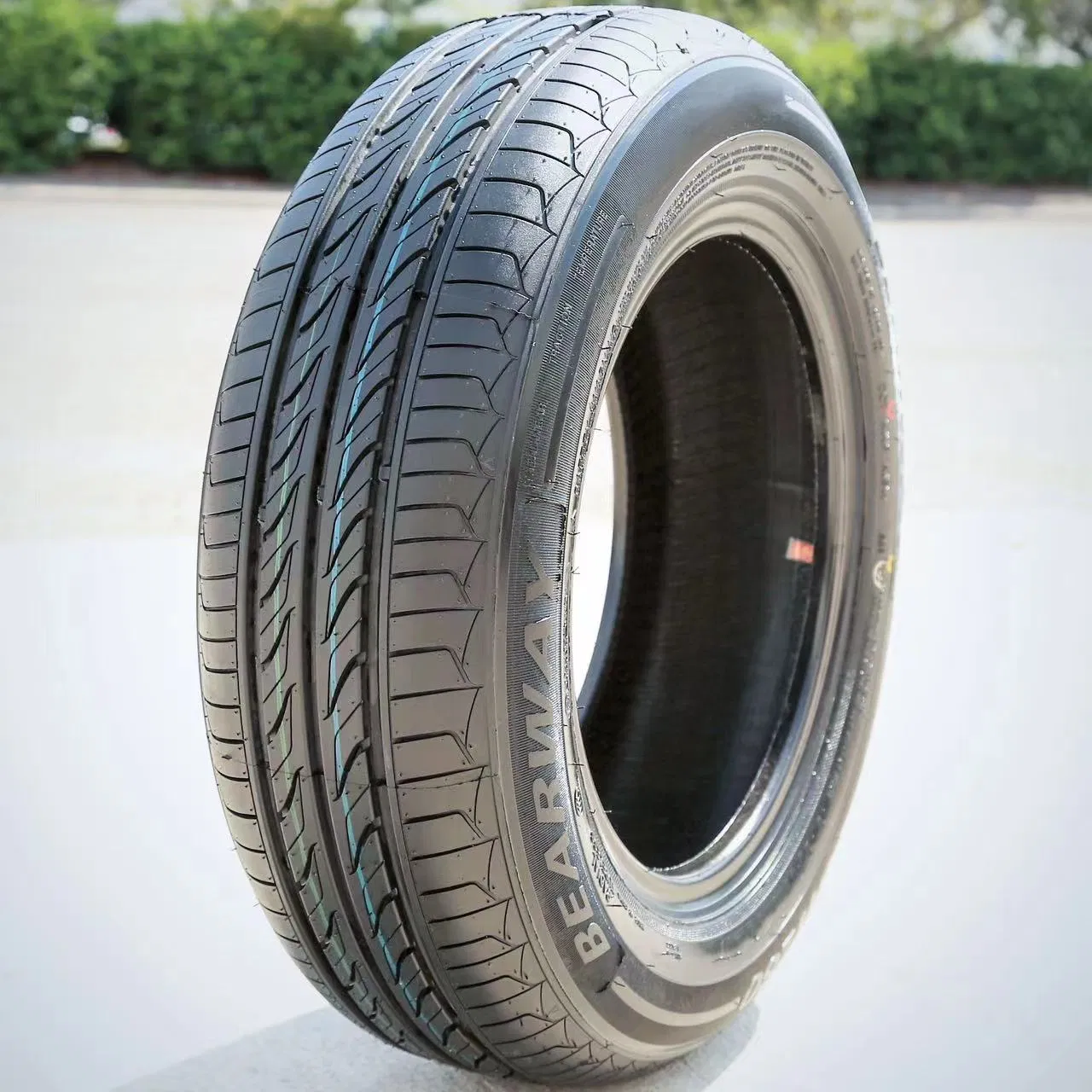 Radial Passenger Car Tyre 15 16 18 195/65r15 205/55r16 215/55r17 245/45zr20 PCR Tire Gcc/Saso/ECE/DOT Highway Pattern Tubeless Cheap Price