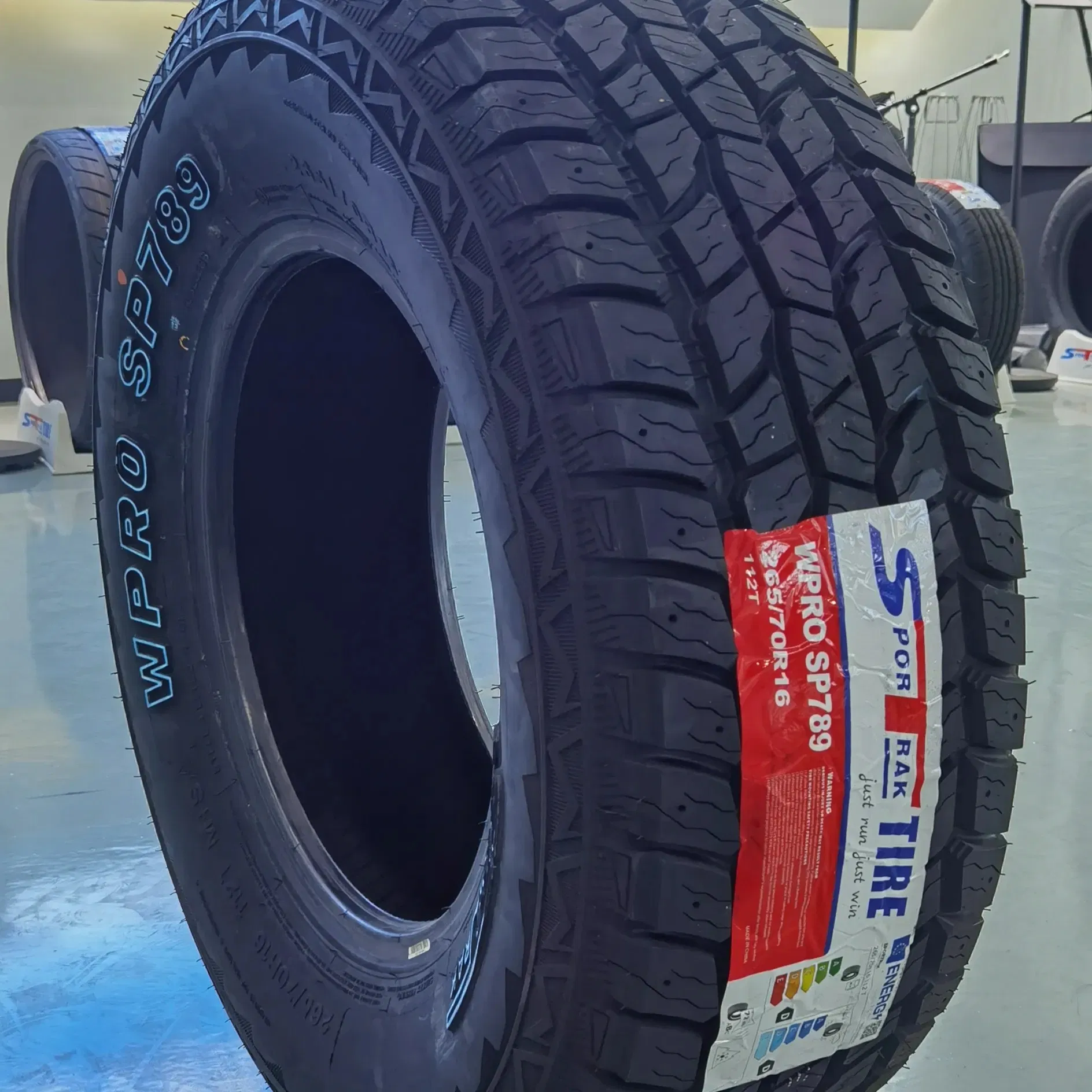 Sportrak PCR H/P, UHP, Van, H/T, a/T, M/T, R/T, Taxi, Racing, Run-Flat, 175/70r13 175/65r14 205/70r15 195/50r16 195/65r15 New China Passenger Car Tires