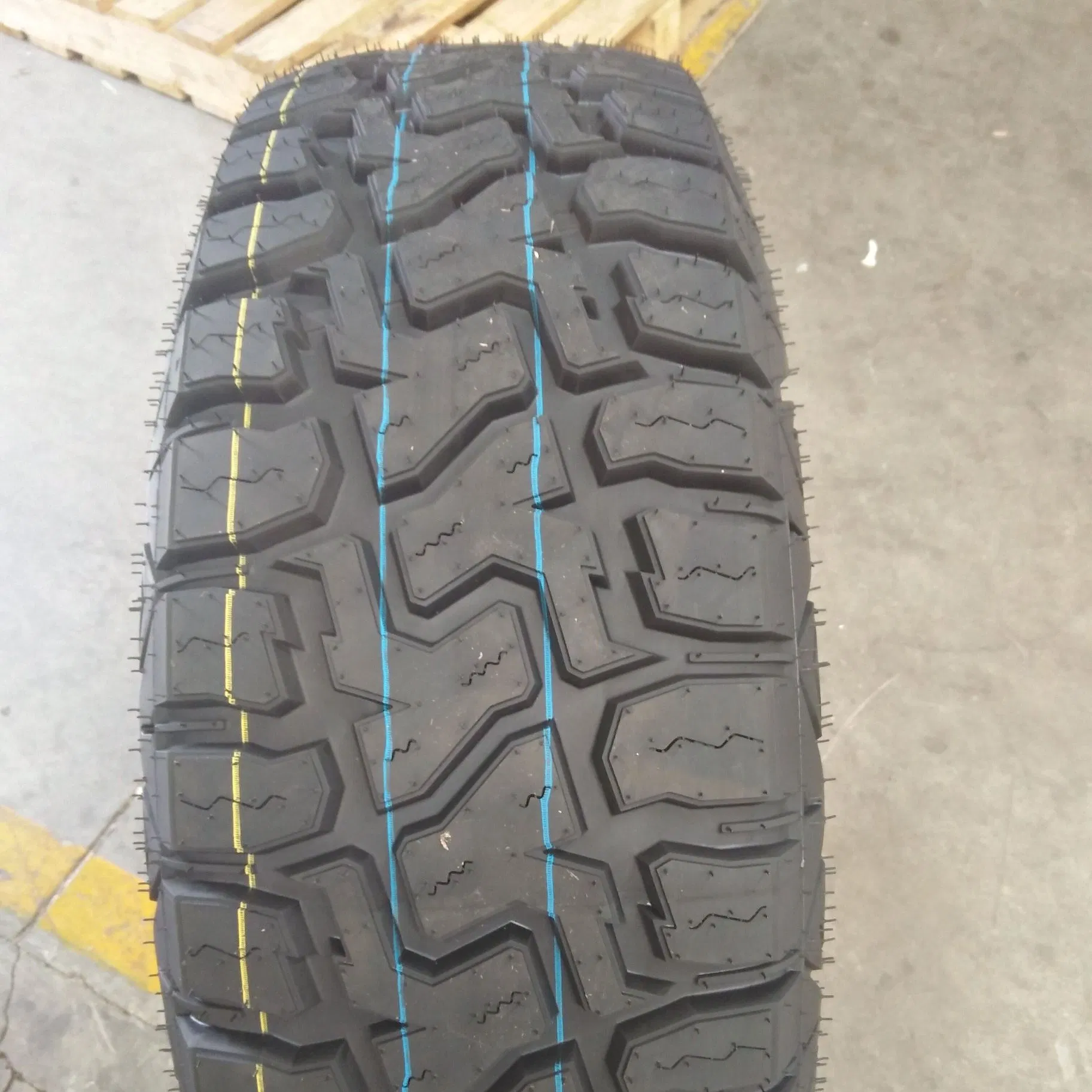 Haida Passenger Car Winter Tire China Radial Snow Run Flat Pneu 165/70r13 175/70r13 165/70r14 PCR SUV ATV Van All Terrain Mud Truck Tyre Llantas with Gcc Saso