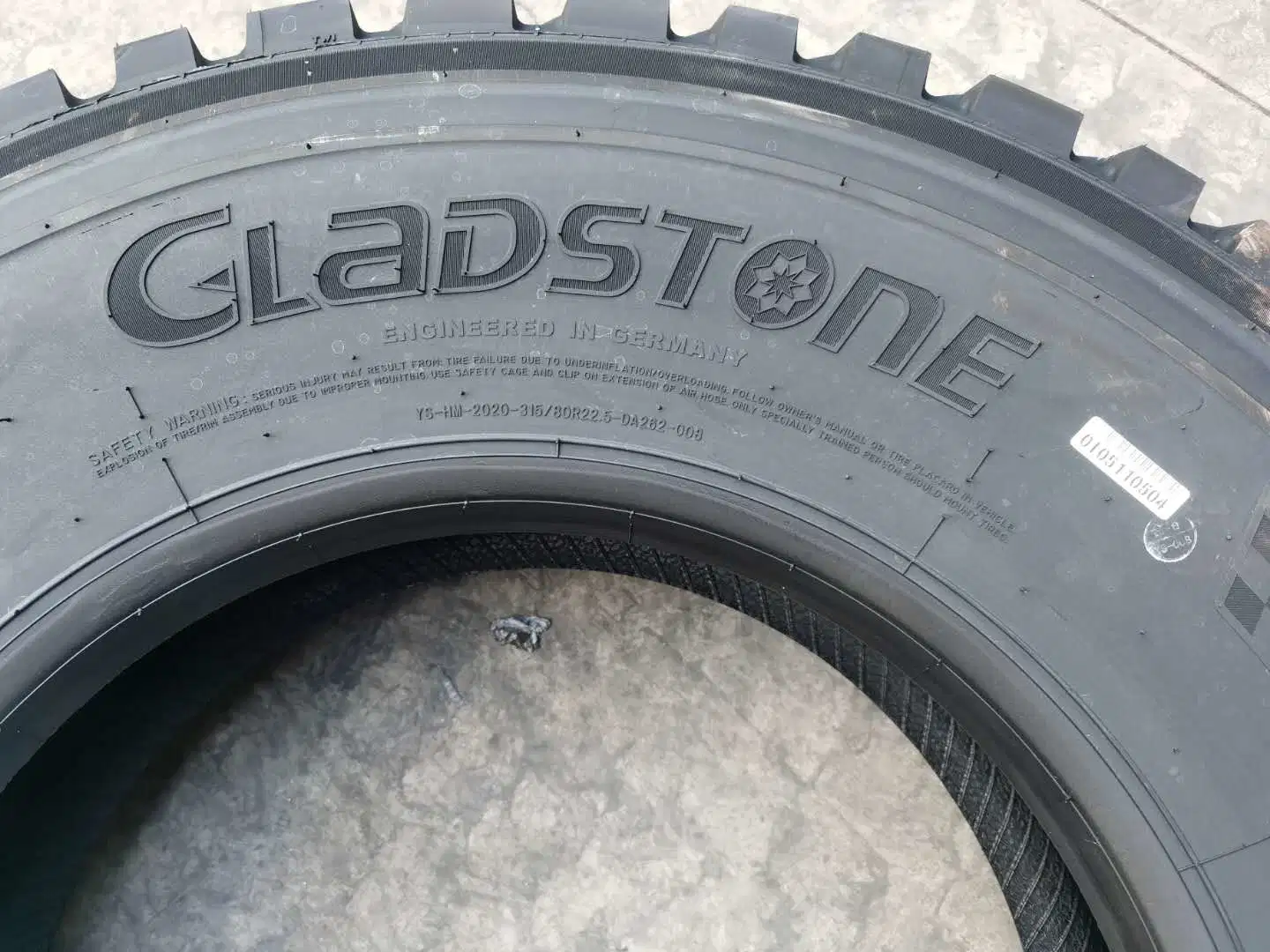 Gladstone Brand Truck Tyre Tubeless Tire 315/80r22.5 Tyre Tire-Accessories with Low Price Can Mix Load with Car Tyre, Tube, Battery, Rims Truck-Bus-Tire