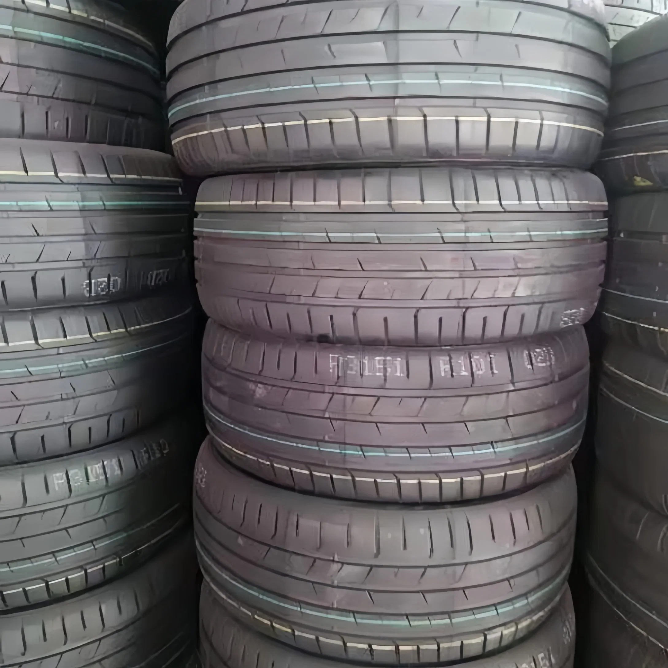 Lanvigator Durun LTR PCR Radial Passenger Tyre Tire with 185r14c 195r14c 195r15c for Car/Light Truck/Van/SUV/Mud/All Terrian/Pickup Truck
