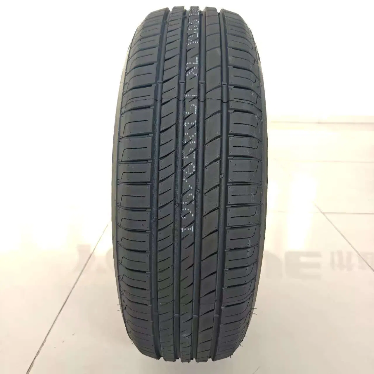 Dovroad Brand Car Tires High Quality UHP PCR Tire 215/45r16 215/40r17 215/55r18 Summer Tire Winter Tyre Stud Less Studded Tyre Top Quality Warranty Tyre