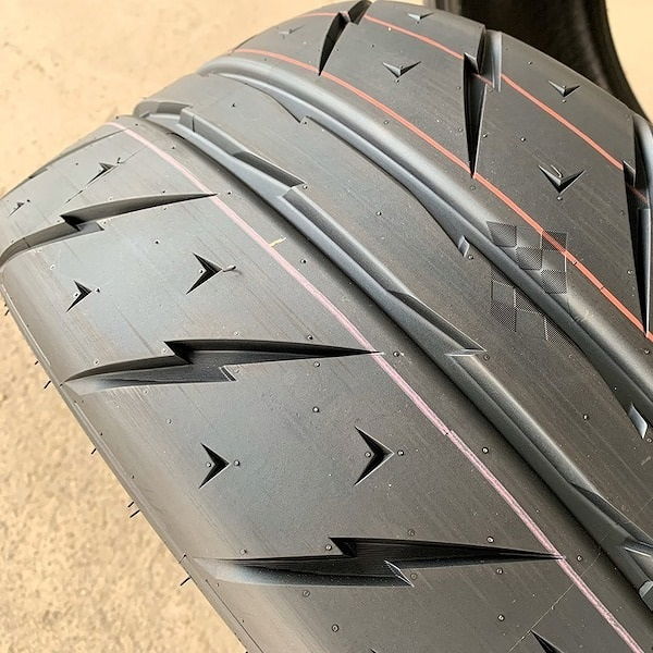 UHP High Performance Passenger Car Tire Street Drag Racing Drift Tire Price Tw280 for Amateurs 235/40r18 (Front) &amp; 255/40r18 (Rear)