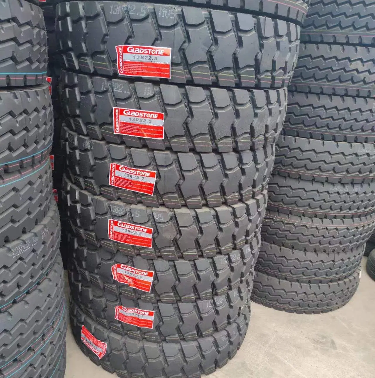 Gladstone Brand Truck Tyre Tubeless Tire 315/80r22.5 Tyre Tire-Accessories with Low Price Can Mix Load with Car Tyre, Tube, Battery, Rims Truck-Bus-Tire