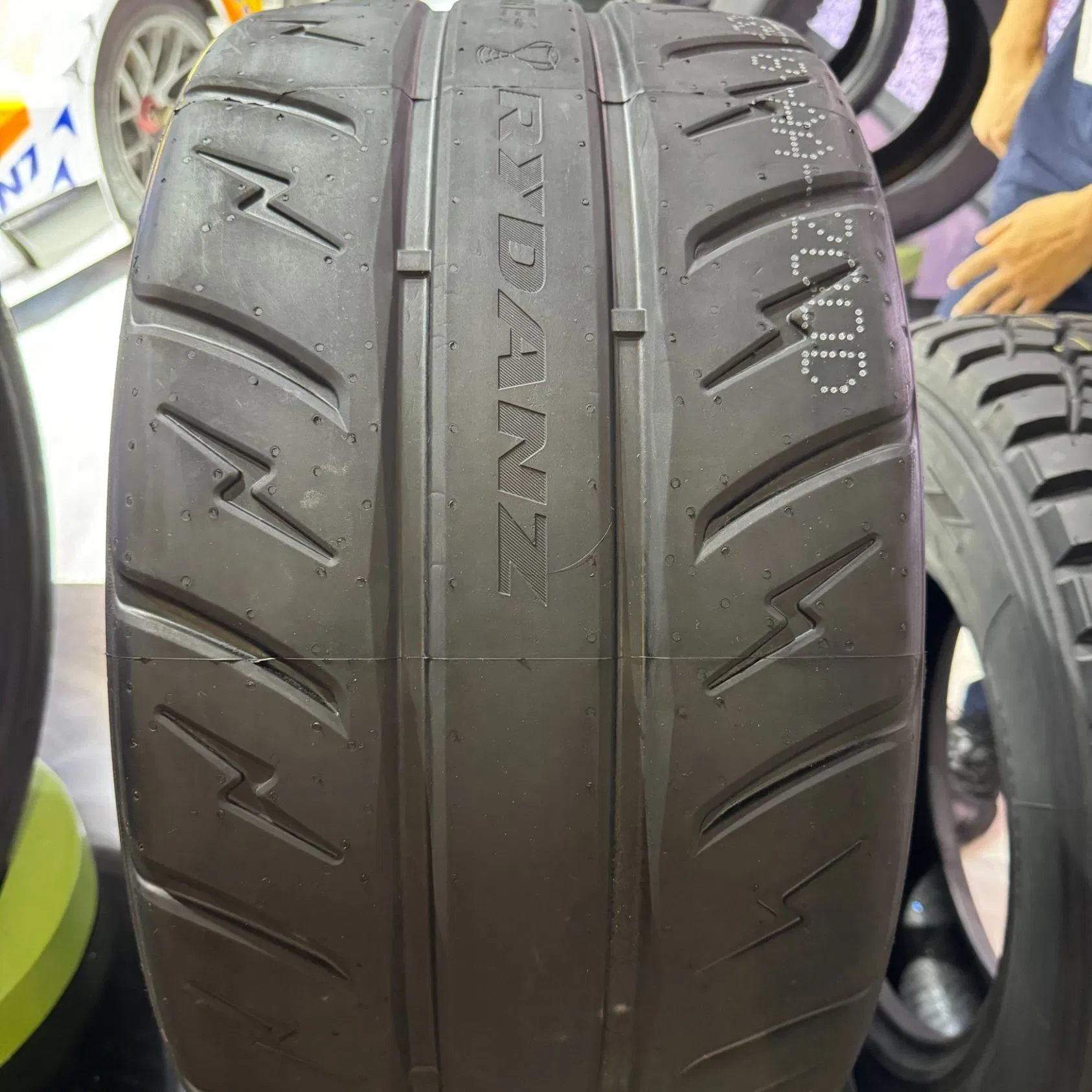 R23 High Performance Sports Tyre 16'' 17'' 18'' 19'' 20'' UHP Racing Car 225/35zr17 225/45zr17 235/35zr17 235/40zr17 235/45zr17 Drifting Tires