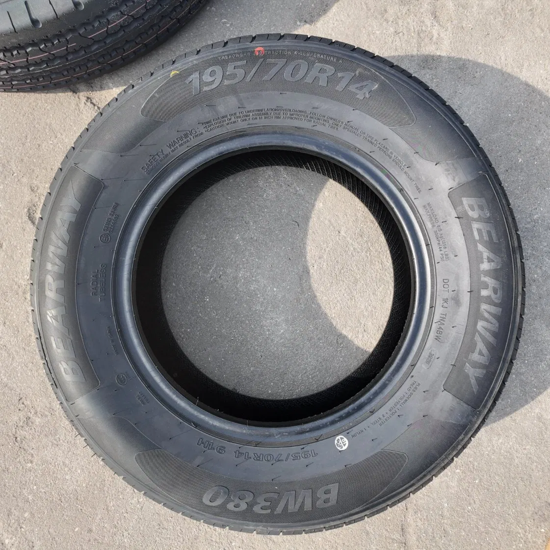 Smooth-Touring passenger car tyre for vacation travel