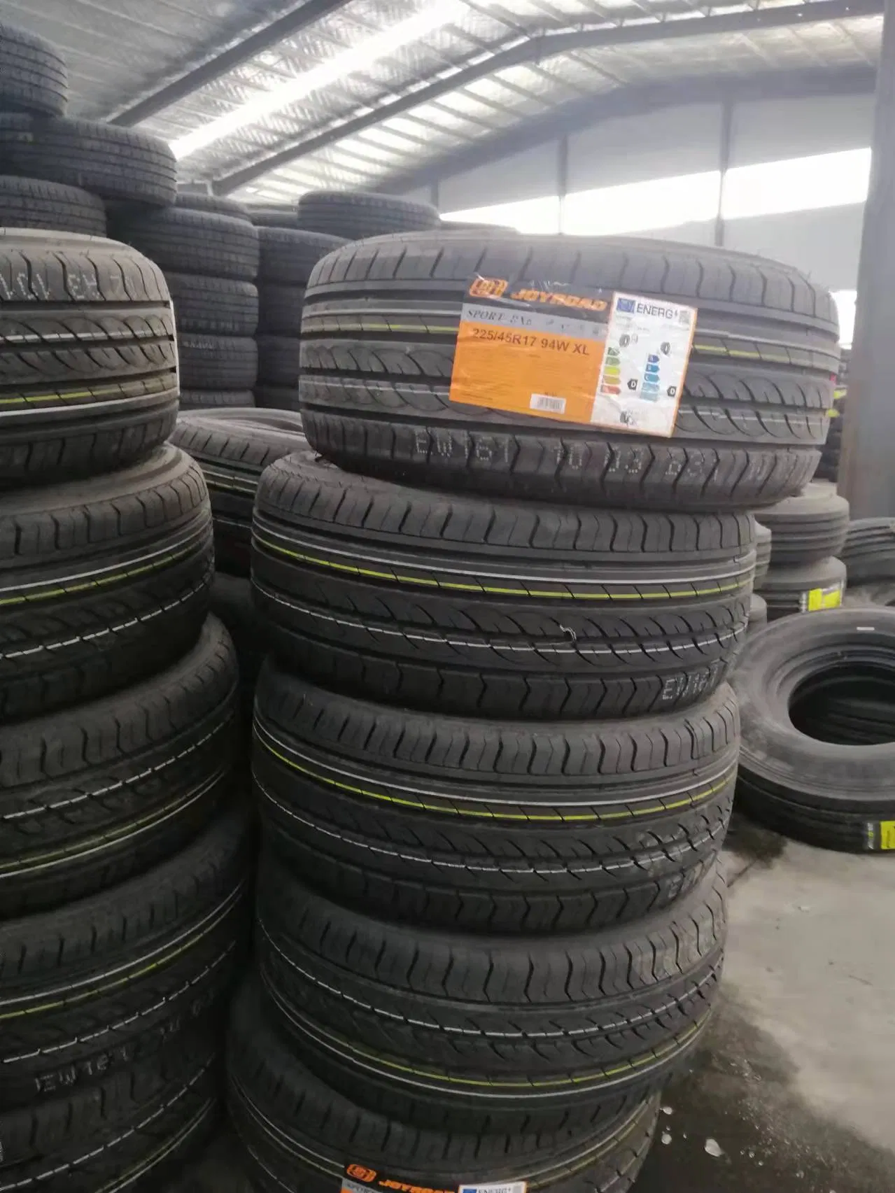Joyroad/Centara Brand Tire 18inch Car Tyre 235/40r18 Passenger Car Tyre From Zhongyi Factory Best All Season Tires for SUV Pneus De Voiture