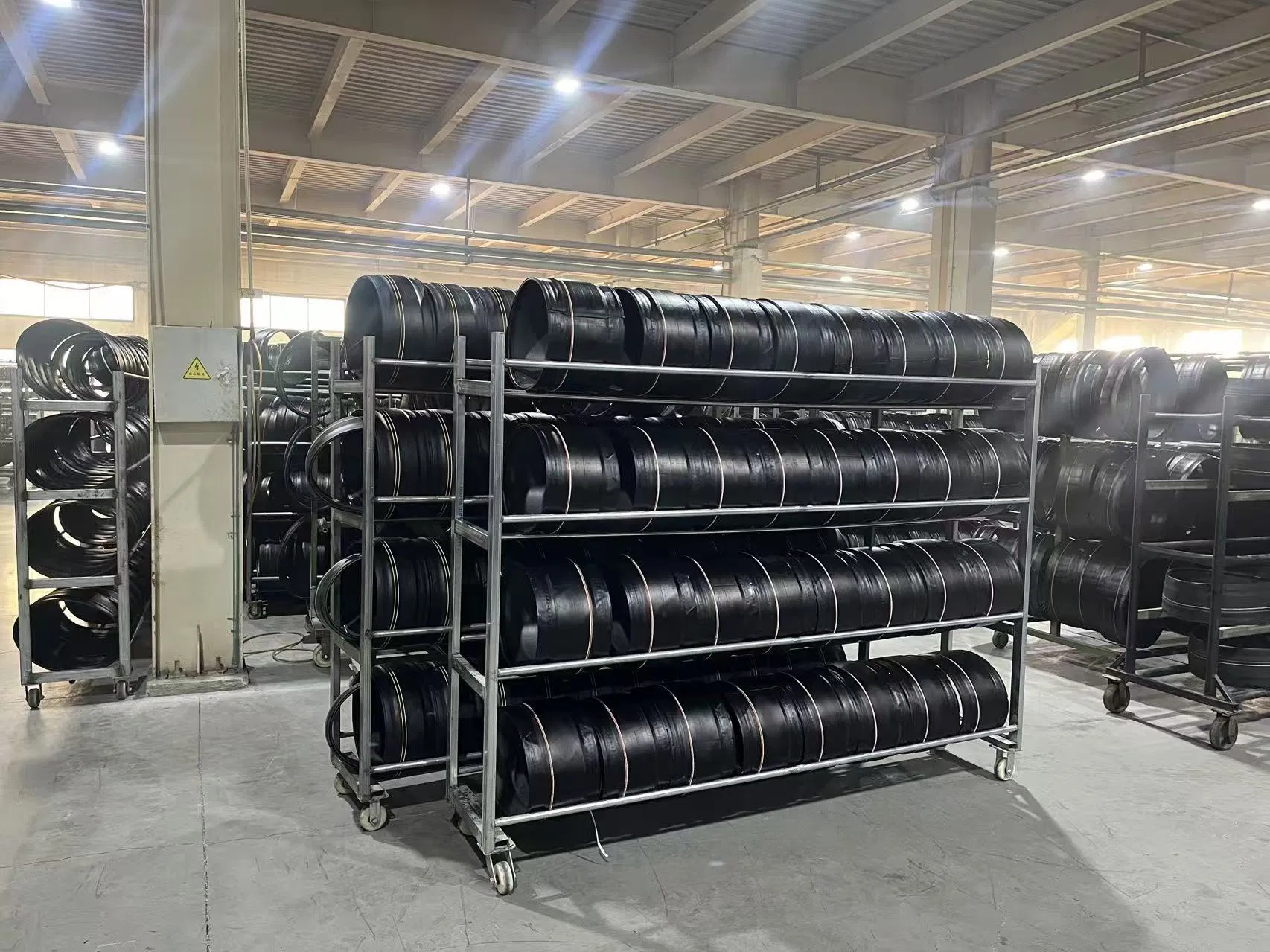 Rubber Wheel Tubeless and Tube Motorcycle Tire 130/70-12 Scooter off Road Tyre