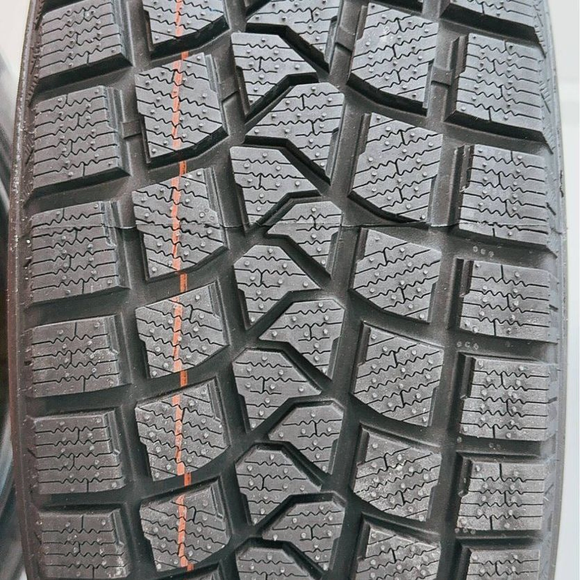 Kapsen/Durun/Habilead 185/60r15 185/65r15 195/55r15 195/60r15 Aw33 High Performance Non-Studded Studless Runflat Ice Snow Winter Tyres for Passenger Car and SUV