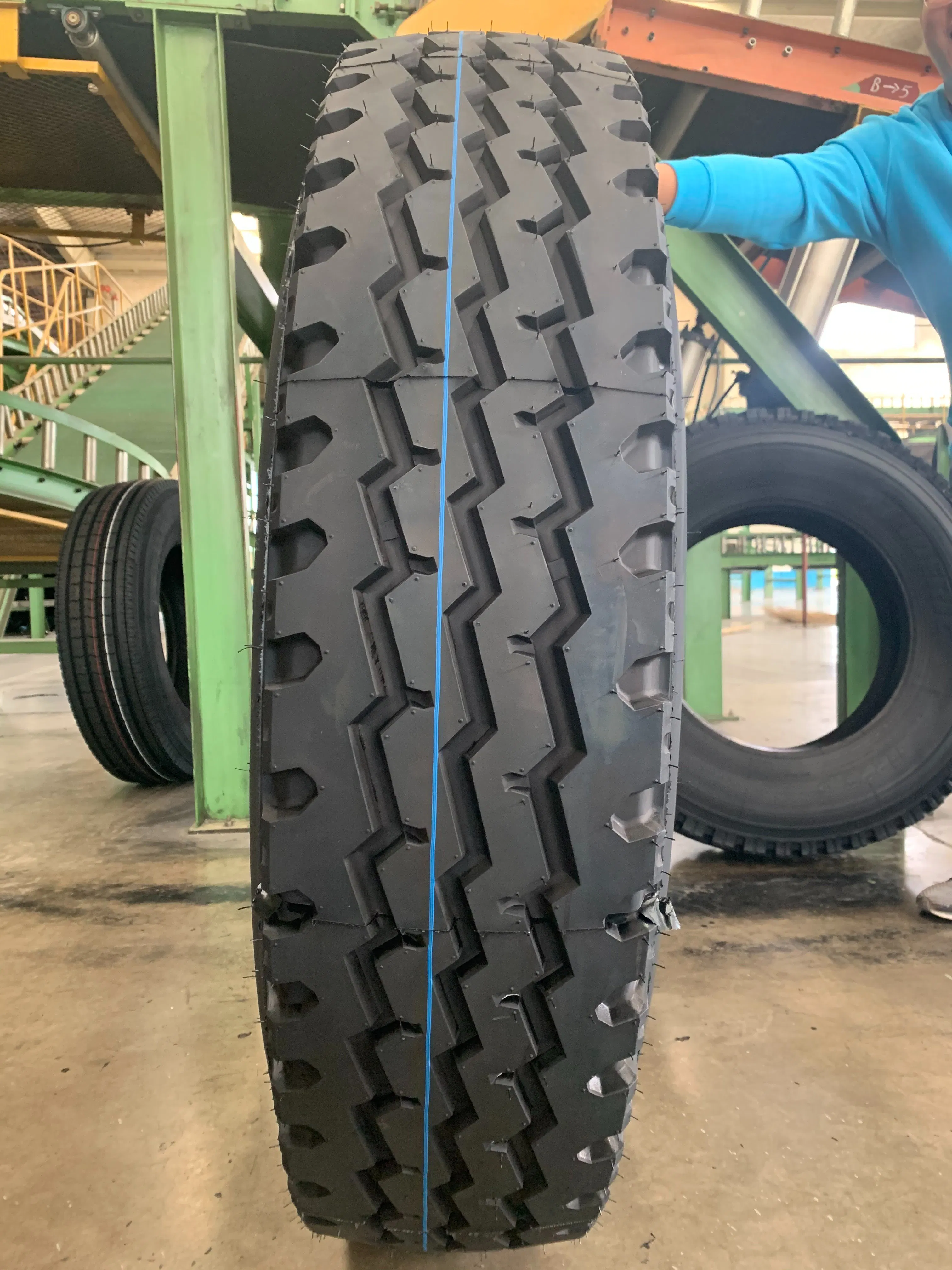 Wholesale Radial Truck Tires, Frideric Minfeng TBR Tyre, Low Profile Bus Car Tyre, Trailer Tire, Semi Tire 315/80r22.5 12.00r24 11r22.5 385/65r22.5 295/80r22.5