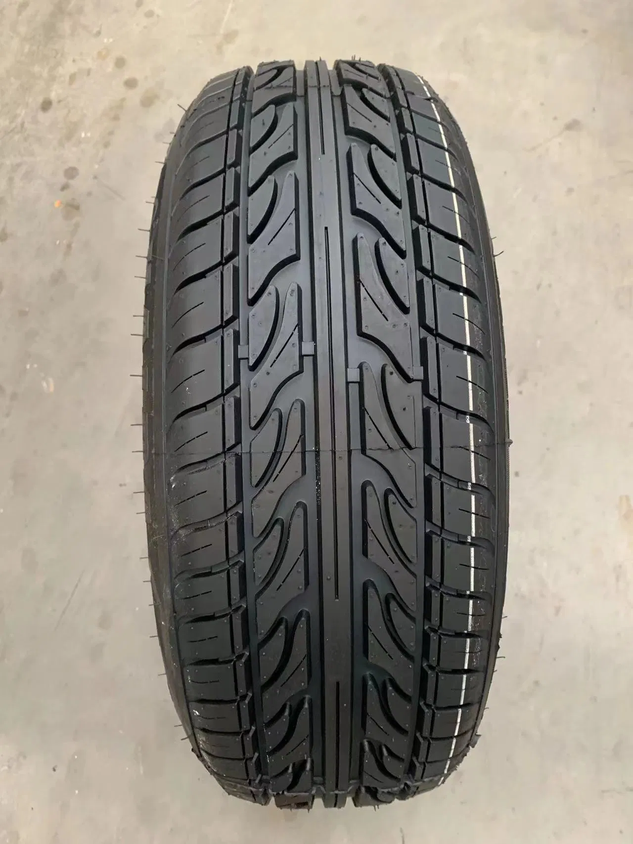 Factory Price PCR Tire Passenger Car Tyre Tire All Season Winter Summer Snow Tyre High Performance Tyre for Longer Mileage Radial Tire