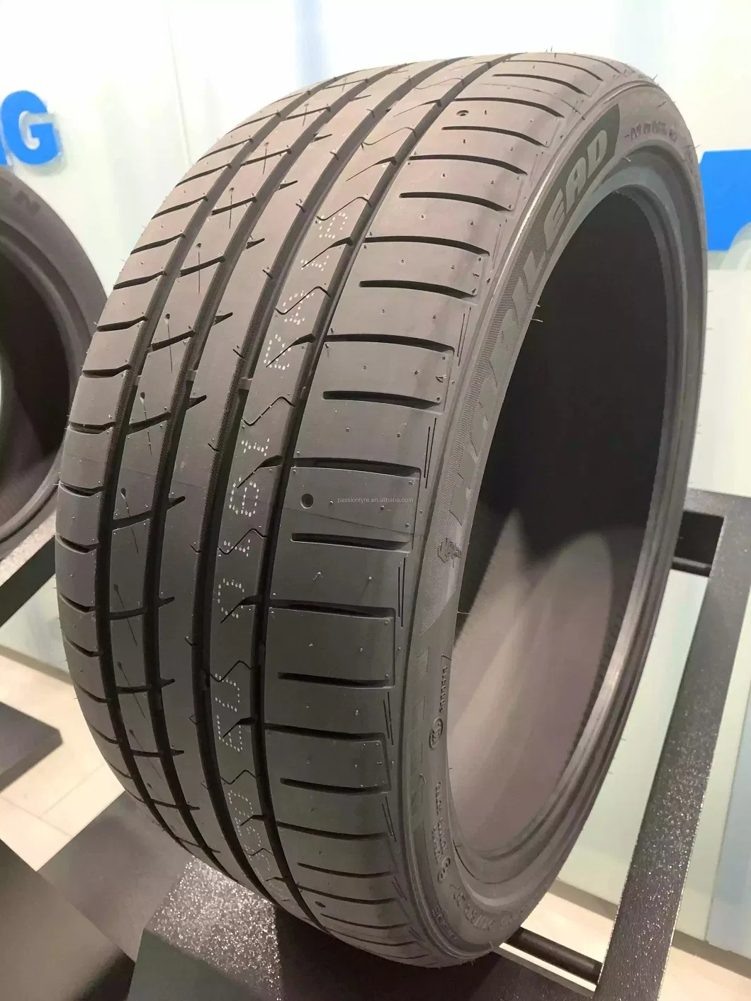 Kapsen Habilead High Performance Passenger Car Tyres UHP Summer Headking Rft Hf330 280AAA Runflat Tire 245/50zrf18 XL 104W255/45zrf18 XL 103W255/35zrf18 XL 94y