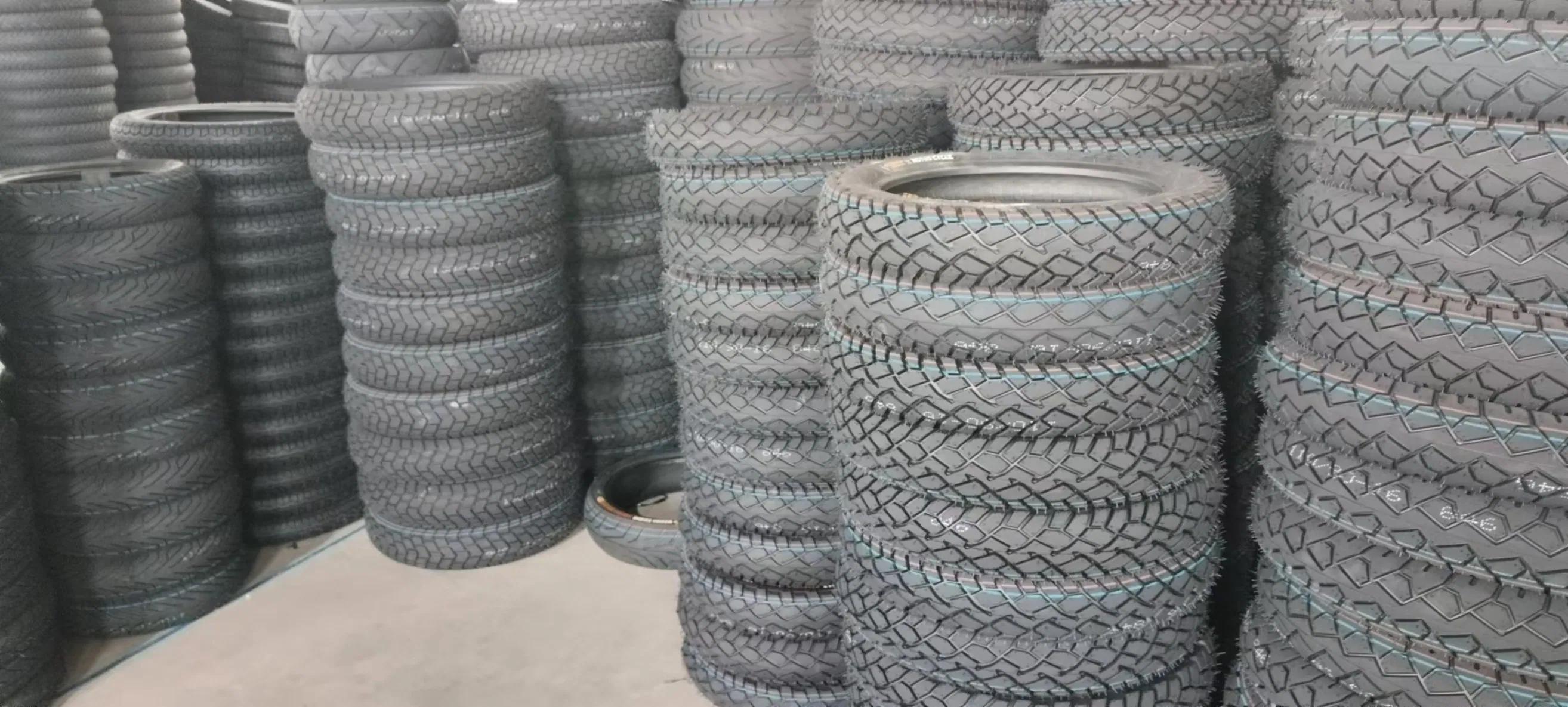 High Rubber Content Factory Direct Sales Tt Tl Motorcycle Tires 100/90-18 360-18 300-17 250-17 275-17 275-18 Electric Vehicle Tires Tricycle Tires