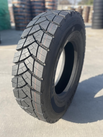 Fuel-Efficient Wholesale Customized Size 315/80r22.5pr20 SD368 Truck &amp; Bus Tyre