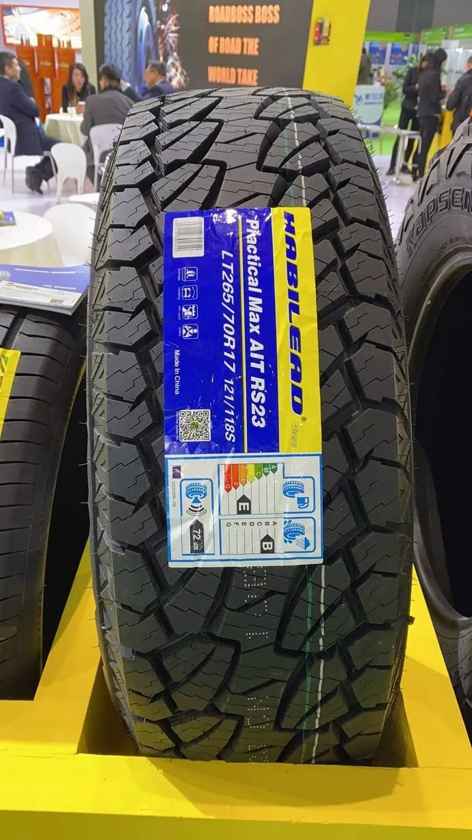 Touring All Season New Car Tires P205/70r15 P215/70r15 P215/75r15 100, 000 Kms Mileage Wholesale Car Tire