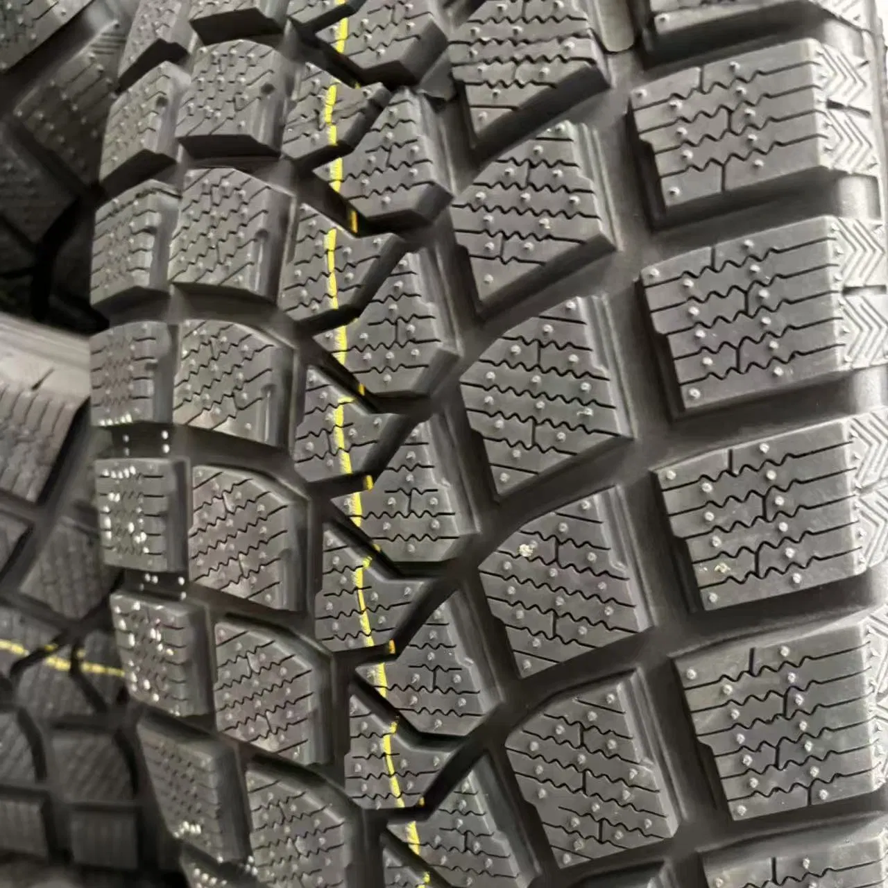 Wholesale Passenger Car Tire Factory Price All Terrain All Season Winter Studded New Car Tyre 235/60r18 225/60r18 205/55r17 205/65r15 195/65r15