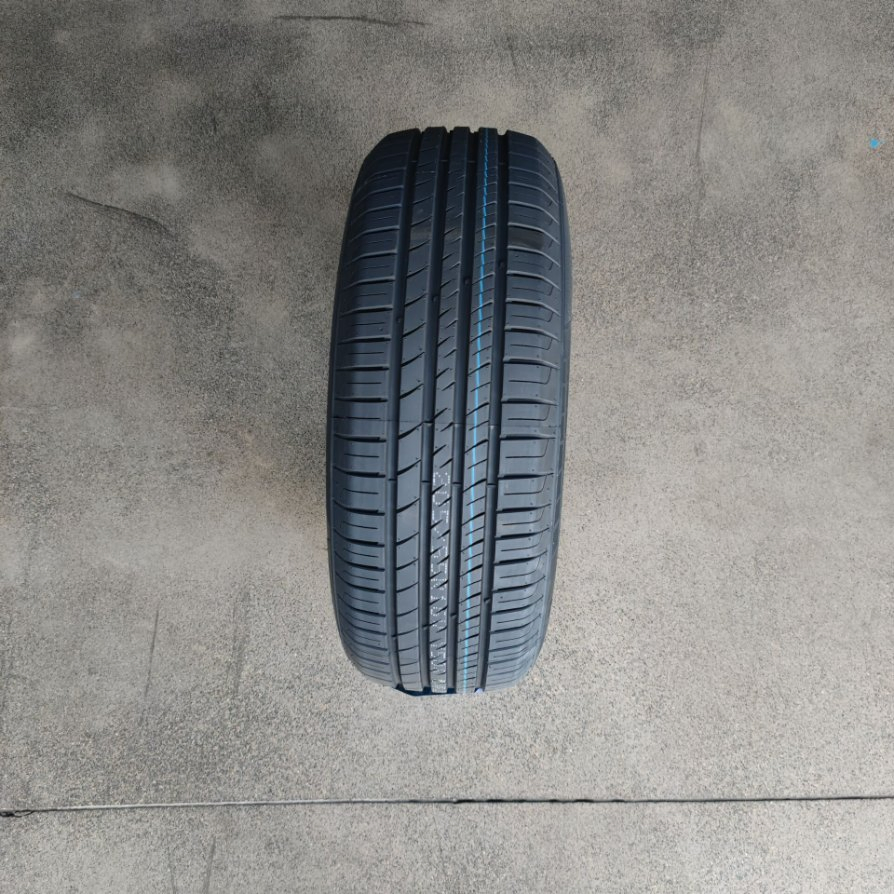 Zyphira Y506 Grand Touring All-Season Passenger Car Tire